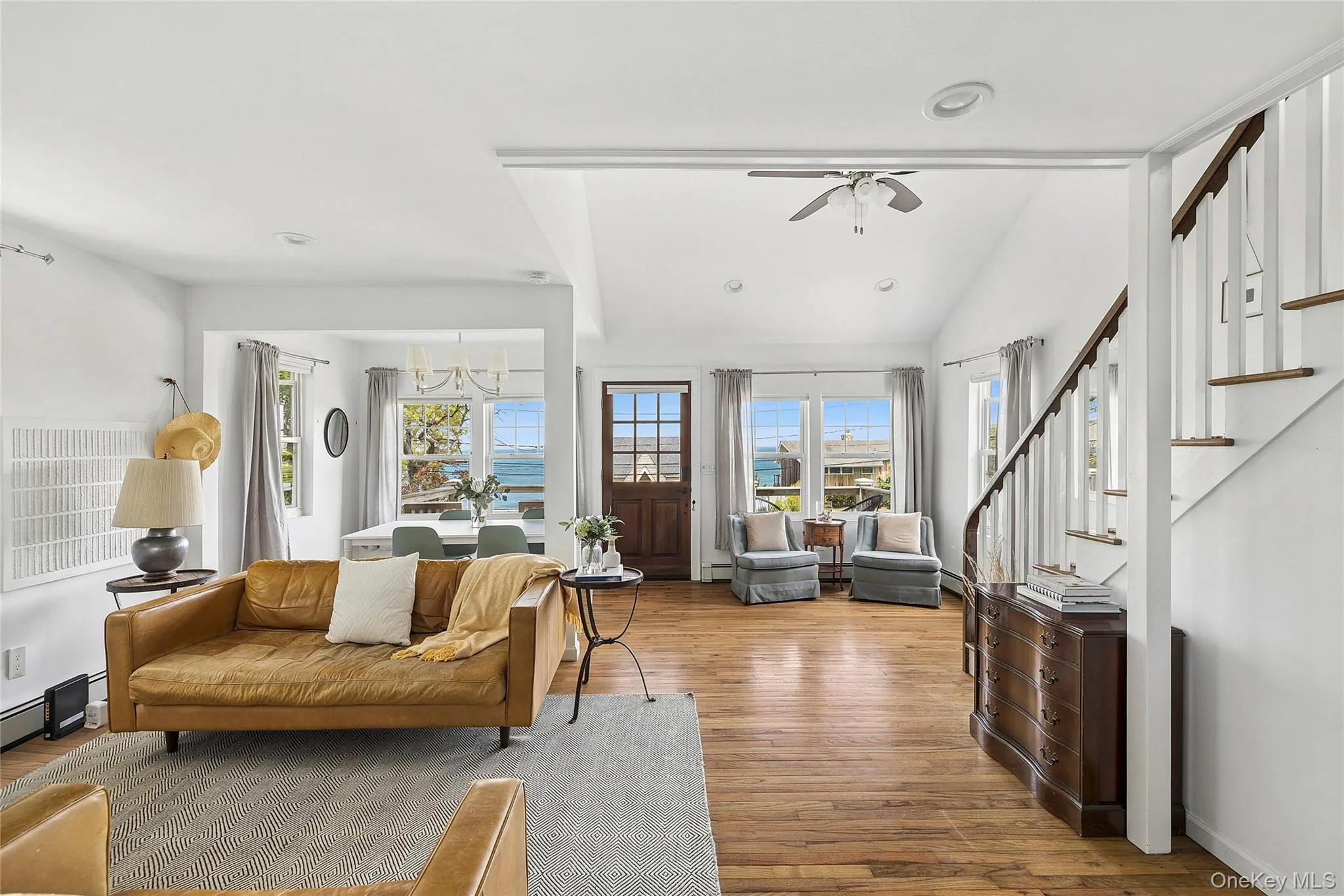 Light and Bright with Views from Every Angle Light and Bright with Views from Every Angle