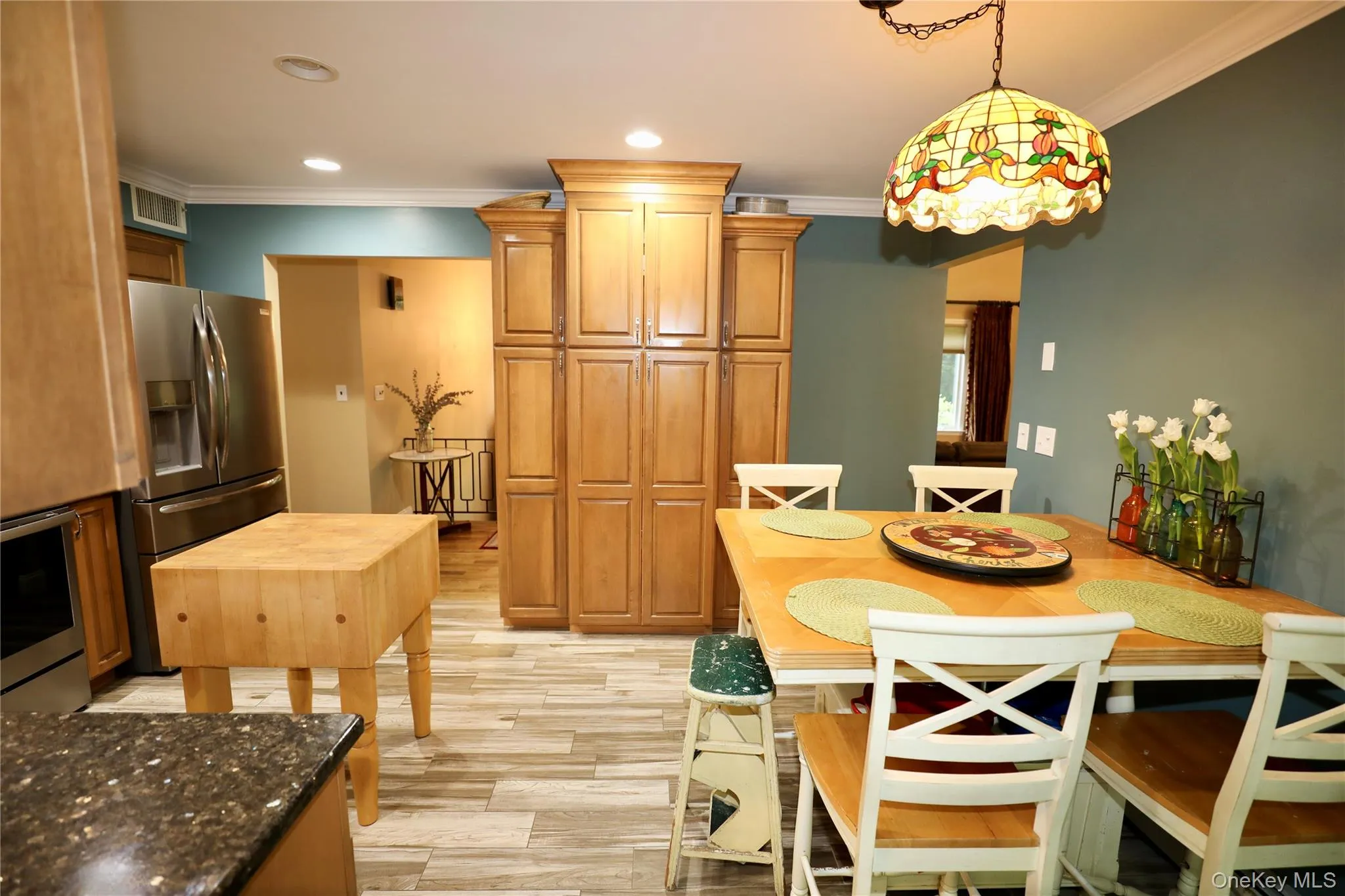 Eat in Kitchen Eat in Kitchen