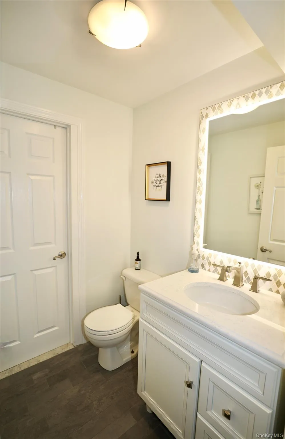 Powder room Powder room