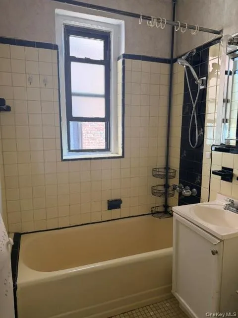 167-10 Crocheron Avenue, New York, NY, 1 Bedroom Bedrooms, 3 Rooms Rooms,1 BathroomBathrooms,Residential Sale,For Rent,Crocheron,0,1001786 167-10 Crocheron Avenue, New York, NY, 1 Bedroom Bedrooms, 3 Rooms Rooms,1 BathroomBathrooms,Residential Sale,For Rent,Crocheron,0,1001786