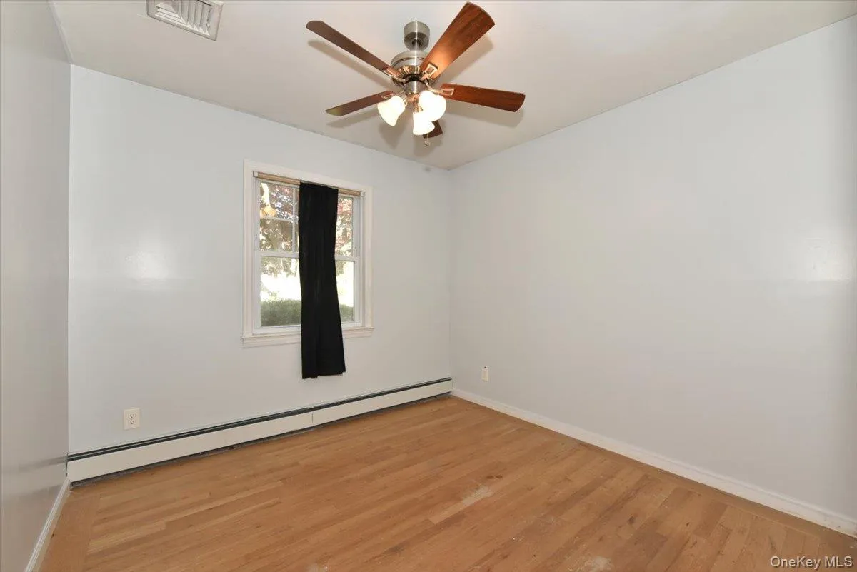 20 Dumond Place, Brookhaven, NY, 3 Bedrooms Bedrooms, 9 Rooms Rooms,2 BathroomsBathrooms,Residential,For Rent,Dumond,0,1001788 20 Dumond Place, Brookhaven, NY, 3 Bedrooms Bedrooms, 9 Rooms Rooms,2 BathroomsBathrooms,Residential,For Rent,Dumond,0,1001788