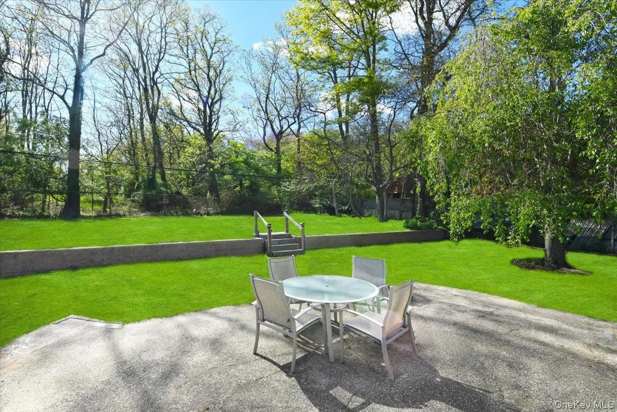 20 Dumond Place, Brookhaven, NY, 3 Bedrooms Bedrooms, 9 Rooms Rooms,2 BathroomsBathrooms,Residential,For Rent,Dumond,0,1001788 20 Dumond Place, Brookhaven, NY, 3 Bedrooms Bedrooms, 9 Rooms Rooms,2 BathroomsBathrooms,Residential,For Rent,Dumond,0,1001788