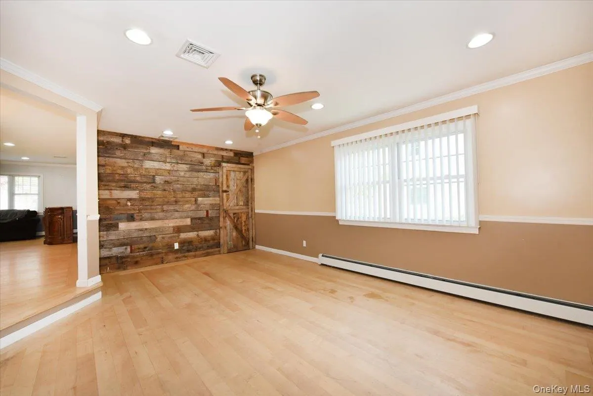 20 Dumond Place, Brookhaven, NY, 3 Bedrooms Bedrooms, 9 Rooms Rooms,2 BathroomsBathrooms,Residential,For Rent,Dumond,0,1001788 20 Dumond Place, Brookhaven, NY, 3 Bedrooms Bedrooms, 9 Rooms Rooms,2 BathroomsBathrooms,Residential,For Rent,Dumond,0,1001788