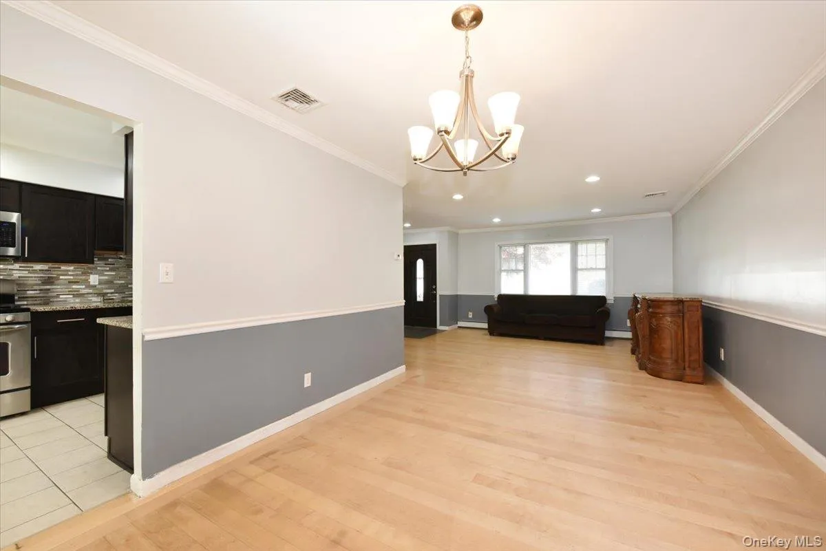 20 Dumond Place, Brookhaven, NY, 3 Bedrooms Bedrooms, 9 Rooms Rooms,2 BathroomsBathrooms,Residential,For Rent,Dumond,0,1001788 20 Dumond Place, Brookhaven, NY, 3 Bedrooms Bedrooms, 9 Rooms Rooms,2 BathroomsBathrooms,Residential,For Rent,Dumond,0,1001788