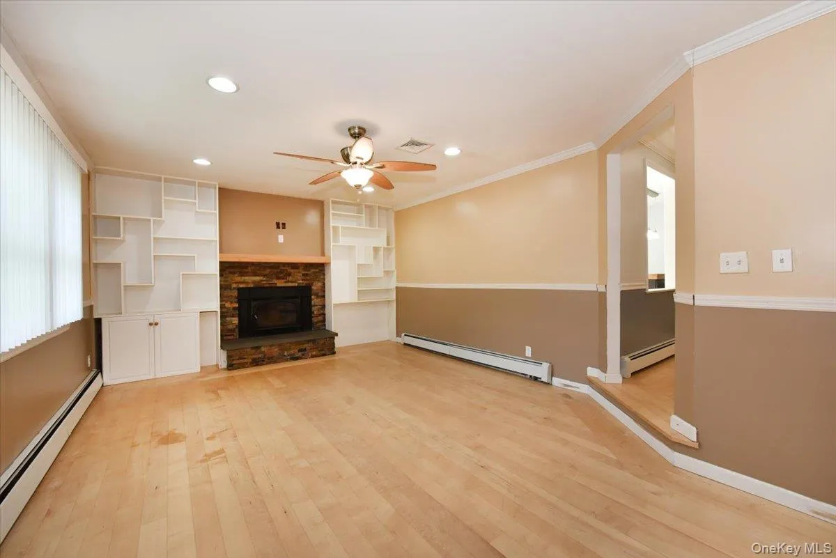 20 Dumond Place, Brookhaven, NY, 3 Bedrooms Bedrooms, 9 Rooms Rooms,2 BathroomsBathrooms,Residential,For Rent,Dumond,0,1001788 20 Dumond Place, Brookhaven, NY, 3 Bedrooms Bedrooms, 9 Rooms Rooms,2 BathroomsBathrooms,Residential,For Rent,Dumond,0,1001788