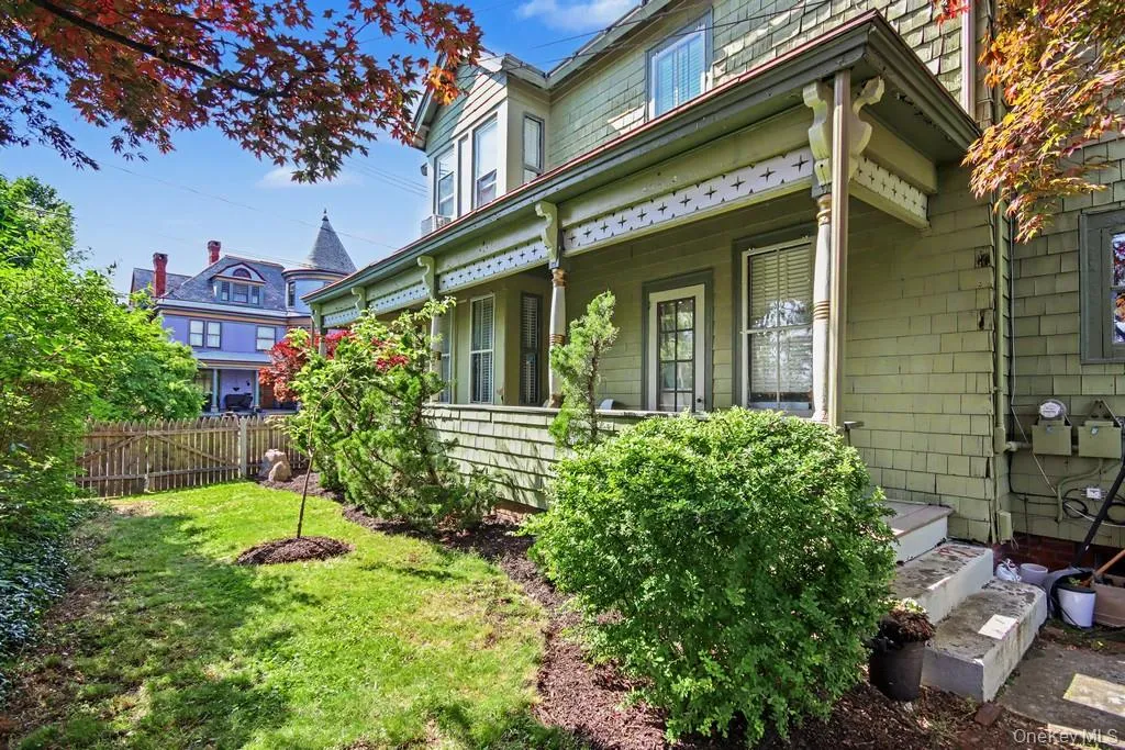 20 High Street, Beacon, NY, 4 Bedrooms Bedrooms, 11 Rooms Rooms,2 BathroomsBathrooms,Residential,For Rent,High,0,1001808 20 High Street, Beacon, NY, 4 Bedrooms Bedrooms, 11 Rooms Rooms,2 BathroomsBathrooms,Residential,For Rent,High,0,1001808