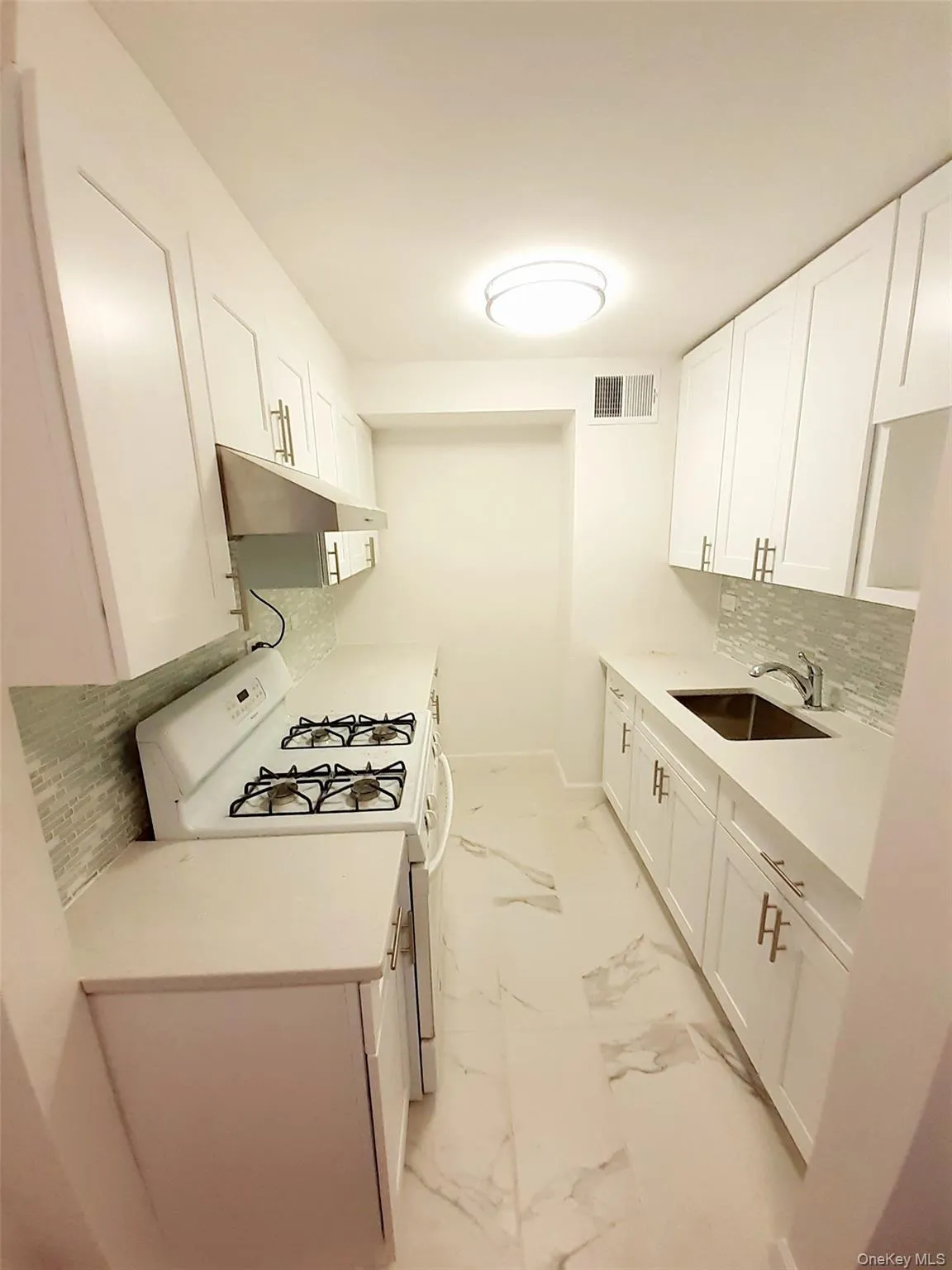 152-18 Union Turnpike, New York, NY, 1 Bedroom Bedrooms, 4 Rooms Rooms,1 BathroomBathrooms,Residential Sale,For Rent,Union,0,1001809 152-18 Union Turnpike, New York, NY, 1 Bedroom Bedrooms, 4 Rooms Rooms,1 BathroomBathrooms,Residential Sale,For Rent,Union,0,1001809