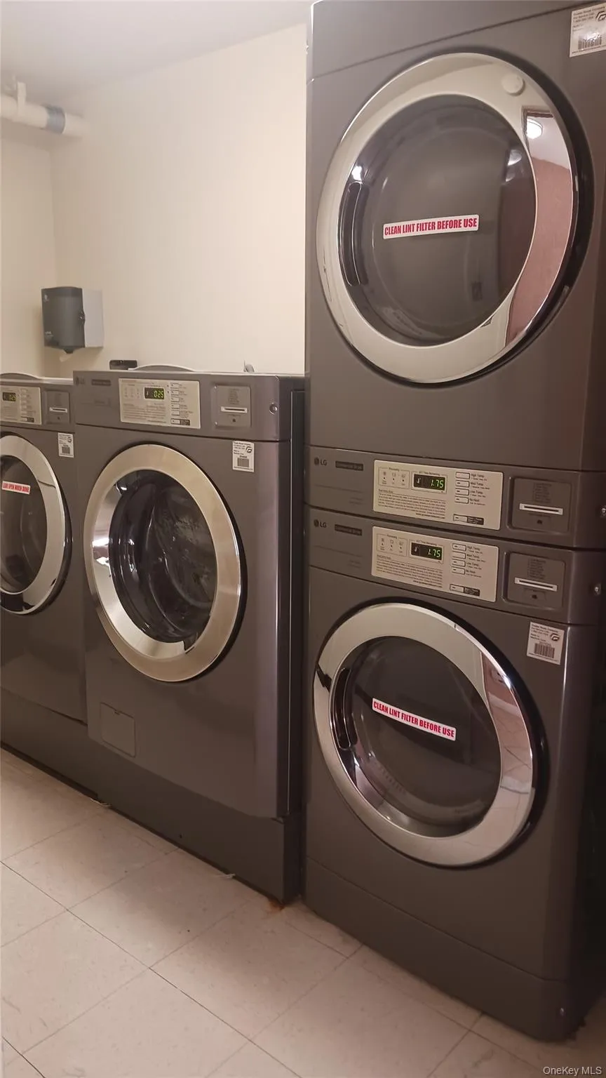 152-18 Union Turnpike, New York, NY, 1 Bedroom Bedrooms, 4 Rooms Rooms,1 BathroomBathrooms,Residential Sale,For Rent,Union,0,1001809 152-18 Union Turnpike, New York, NY, 1 Bedroom Bedrooms, 4 Rooms Rooms,1 BathroomBathrooms,Residential Sale,For Rent,Union,0,1001809