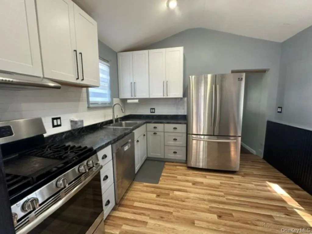 14 Coolidge Road, Southampton, NY, 2 Bedrooms Bedrooms, 4 Rooms Rooms,1 BathroomBathrooms,Residential,For Rent,Coolidge,0,1001817 14 Coolidge Road, Southampton, NY, 2 Bedrooms Bedrooms, 4 Rooms Rooms,1 BathroomBathrooms,Residential,For Rent,Coolidge,0,1001817