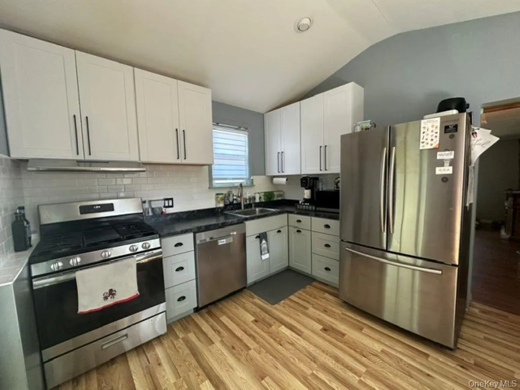 14 Coolidge Road, Southampton, NY, 2 Bedrooms Bedrooms, 4 Rooms Rooms,1 BathroomBathrooms,Residential,For Rent,Coolidge,0,1001817 14 Coolidge Road, Southampton, NY, 2 Bedrooms Bedrooms, 4 Rooms Rooms,1 BathroomBathrooms,Residential,For Rent,Coolidge,0,1001817