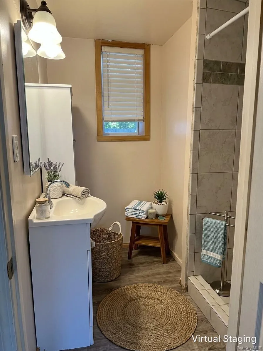 14 Coolidge Road, Southampton, New York 11946