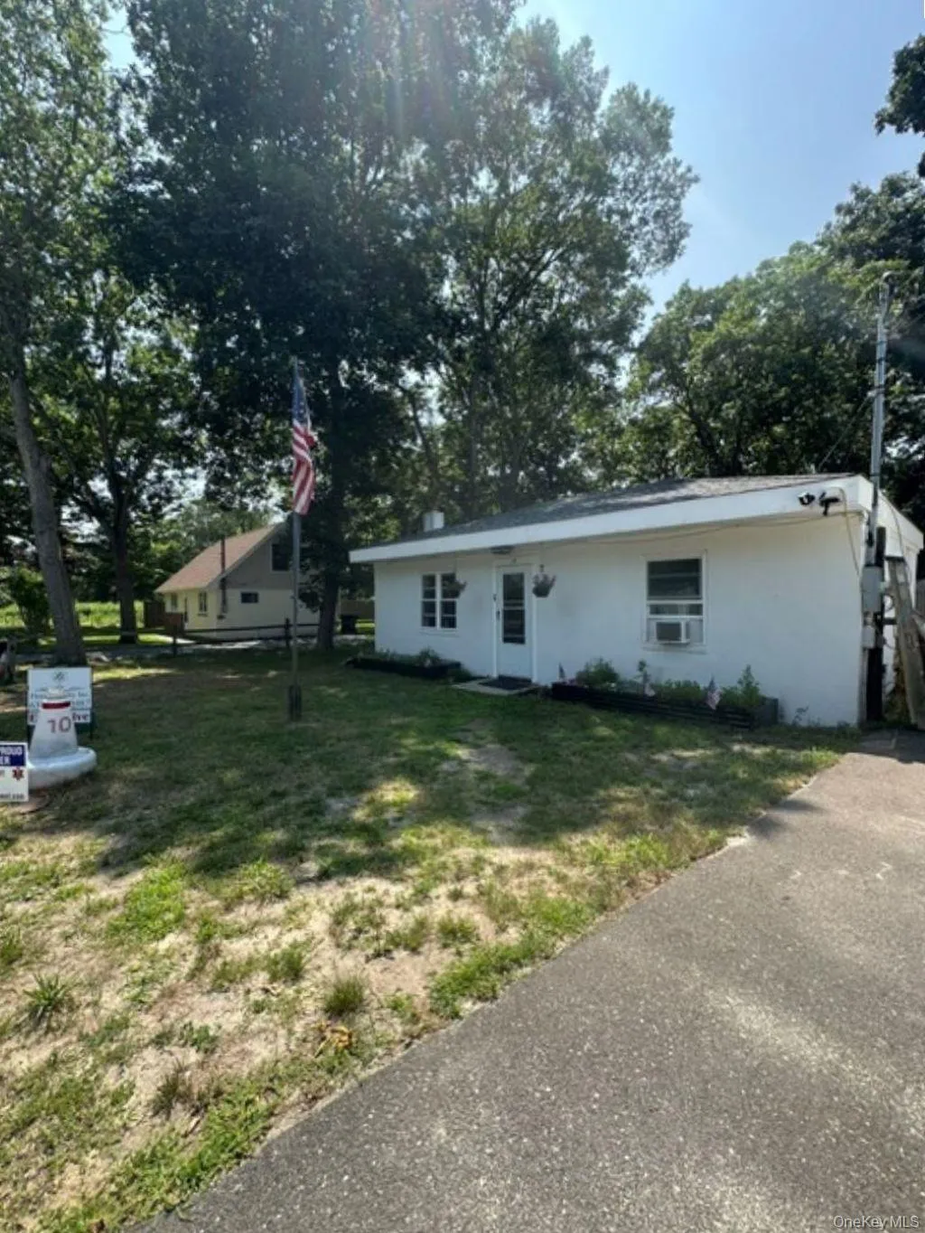 14 Coolidge Road, Southampton, NY, 2 Bedrooms Bedrooms, 4 Rooms Rooms,1 BathroomBathrooms,Residential,For Rent,Coolidge,0,1001817 14 Coolidge Road, Southampton, NY, 2 Bedrooms Bedrooms, 4 Rooms Rooms,1 BathroomBathrooms,Residential,For Rent,Coolidge,0,1001817