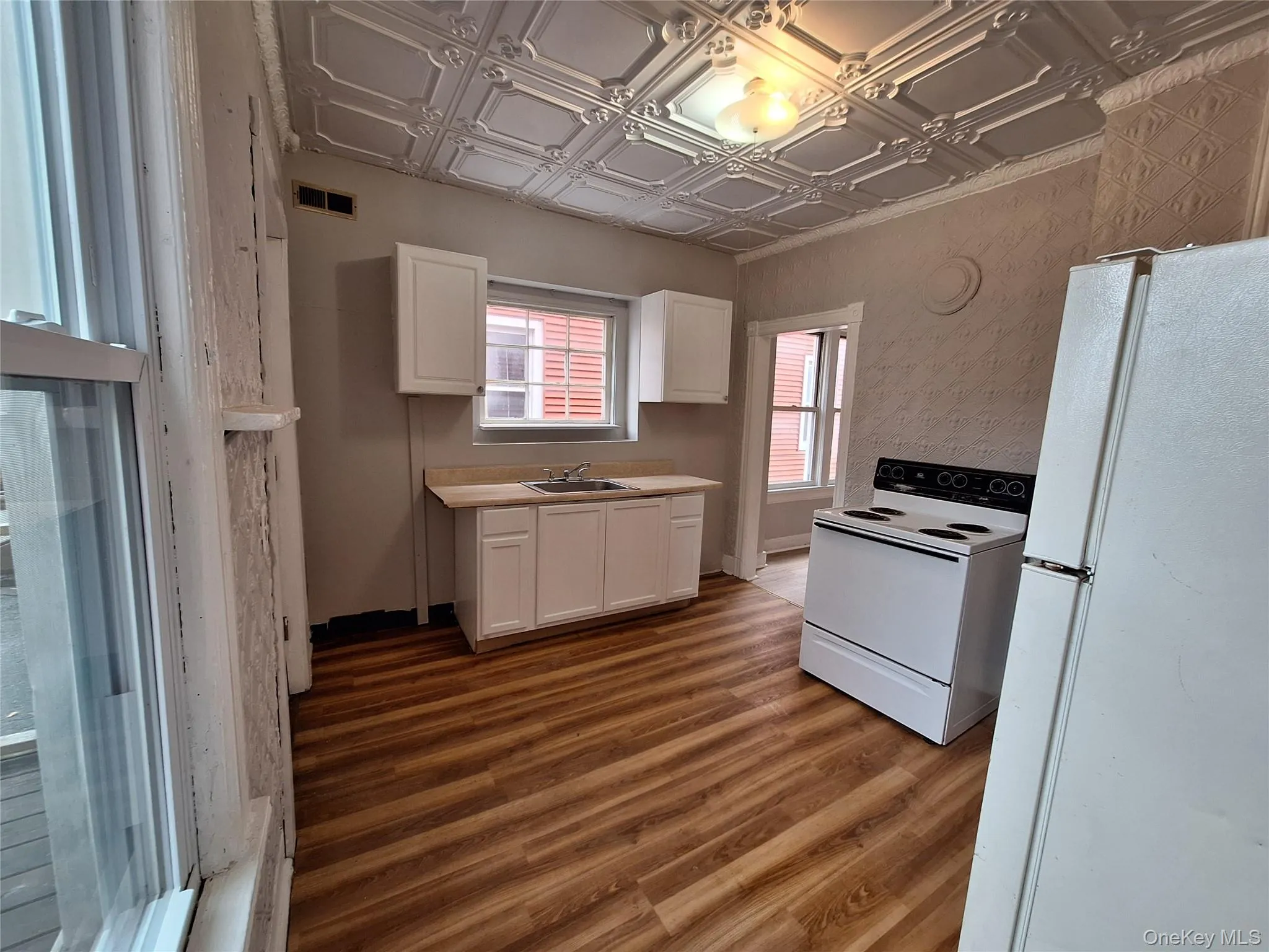 69 Greenkill Avenue, Kingston, NY, 2 Bedrooms Bedrooms, 5 Rooms Rooms,1 BathroomBathrooms,Residential Lease,For Rent,Greenkill,0,1001822 69 Greenkill Avenue, Kingston, NY, 2 Bedrooms Bedrooms, 5 Rooms Rooms,1 BathroomBathrooms,Residential Lease,For Rent,Greenkill,0,1001822