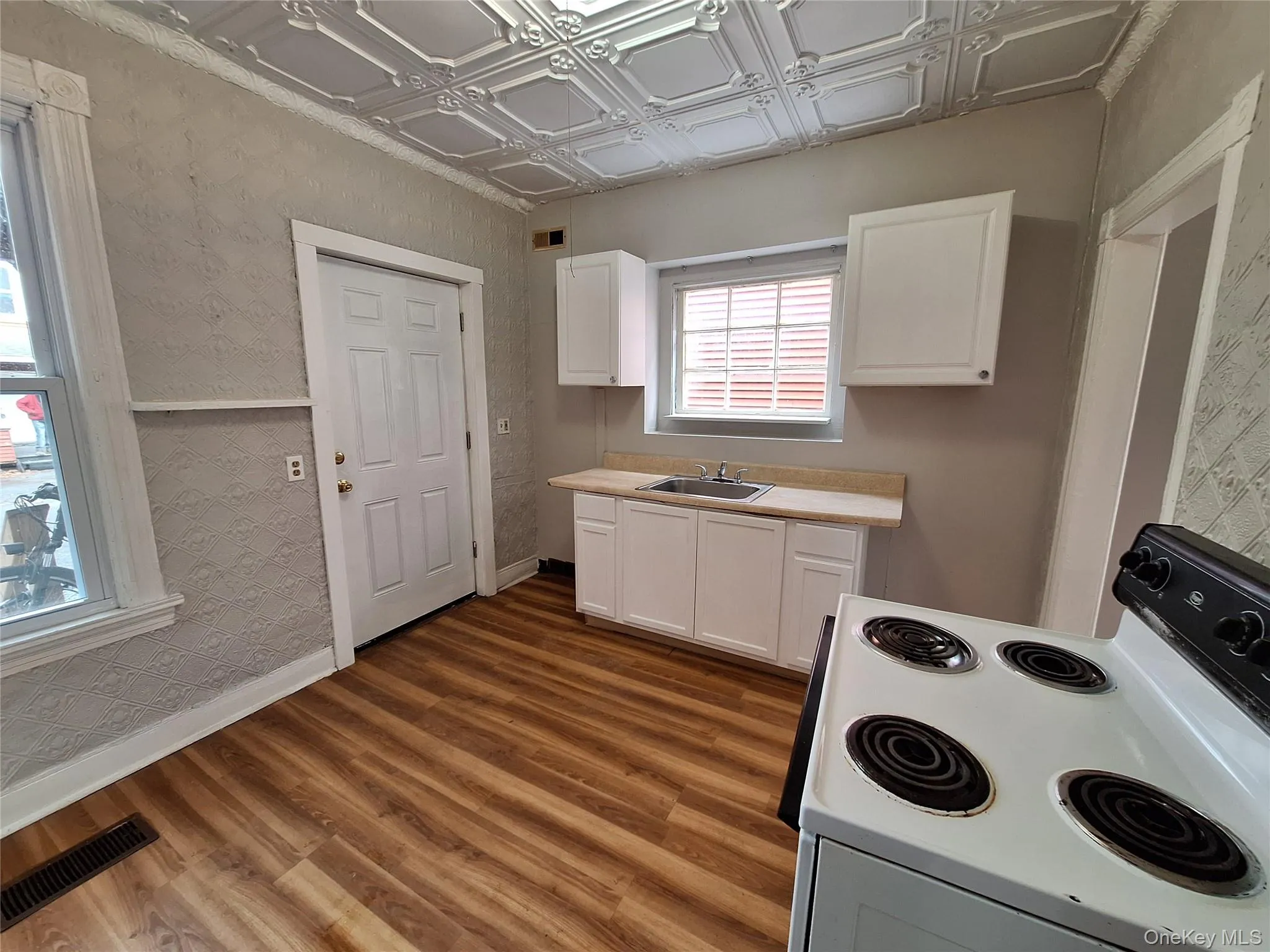 69 Greenkill Avenue, Kingston, NY, 2 Bedrooms Bedrooms, 5 Rooms Rooms,1 BathroomBathrooms,Residential Lease,For Rent,Greenkill,0,1001822 69 Greenkill Avenue, Kingston, NY, 2 Bedrooms Bedrooms, 5 Rooms Rooms,1 BathroomBathrooms,Residential Lease,For Rent,Greenkill,0,1001822