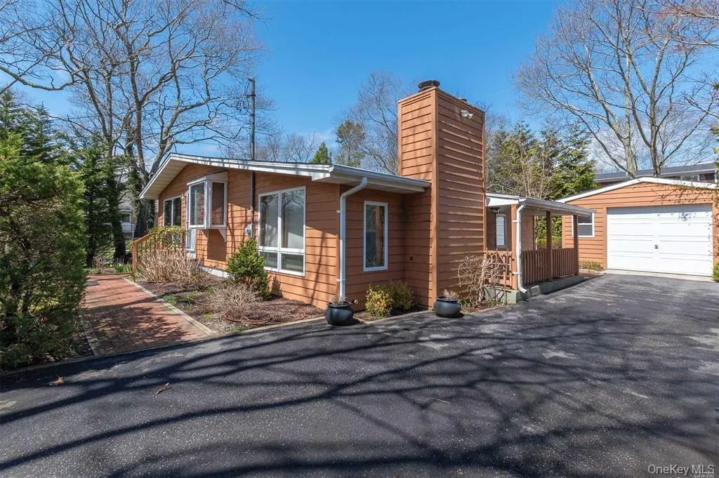 40 Atlantic Avenue, Southampton, NY, 2 Bedrooms Bedrooms, 7 Rooms Rooms,2 BathroomsBathrooms,Residential Sale,For Rent,Atlantic,0,1001827 40 Atlantic Avenue, Southampton, NY, 2 Bedrooms Bedrooms, 7 Rooms Rooms,2 BathroomsBathrooms,Residential Sale,For Rent,Atlantic,0,1001827