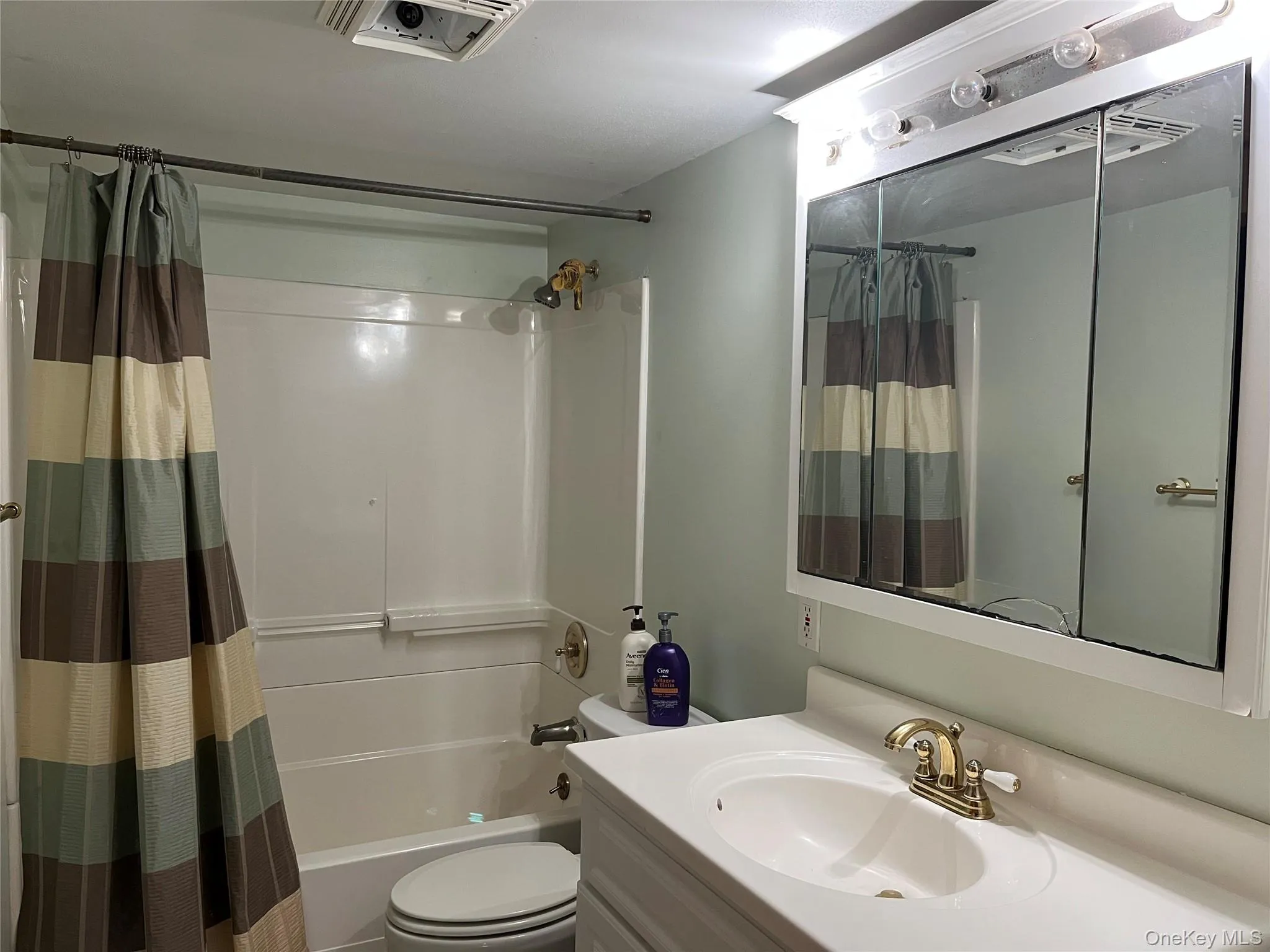 1799 Wading River Manor Road, Riverhead, NY, 4 Bedrooms Bedrooms, 8 Rooms Rooms,3 BathroomsBathrooms,Residential Sale,For Rent,Wading River Manor,0,1001830 1799 Wading River Manor Road, Riverhead, NY, 4 Bedrooms Bedrooms, 8 Rooms Rooms,3 BathroomsBathrooms,Residential Sale,For Rent,Wading River Manor,0,1001830
