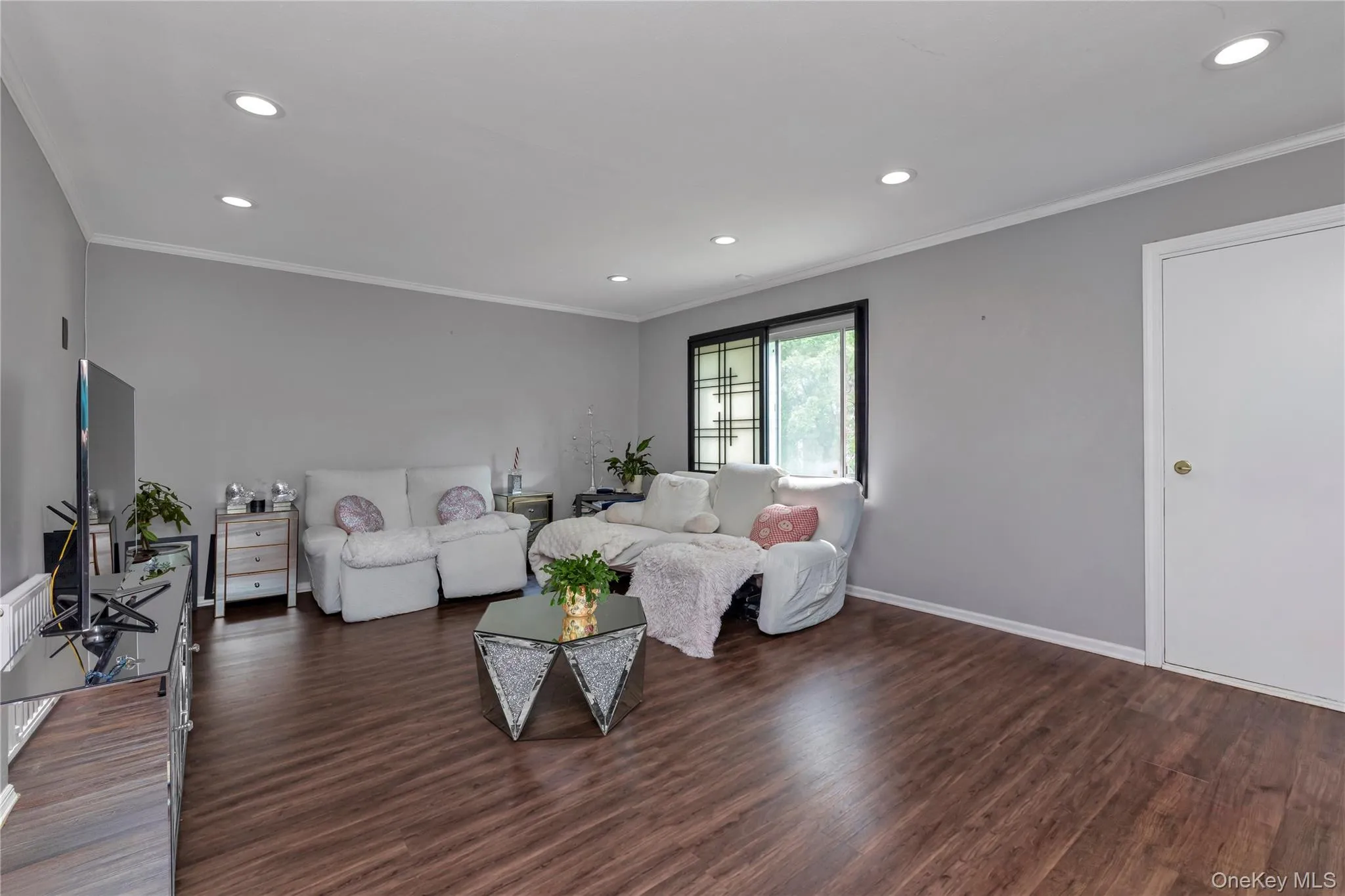 216-16 17th Avenue, New York, NY, 3 Bedrooms Bedrooms, 6 Rooms Rooms,2 BathroomsBathrooms,Residential,For Rent,17th,0,1001833 216-16 17th Avenue, New York, NY, 3 Bedrooms Bedrooms, 6 Rooms Rooms,2 BathroomsBathrooms,Residential,For Rent,17th,0,1001833