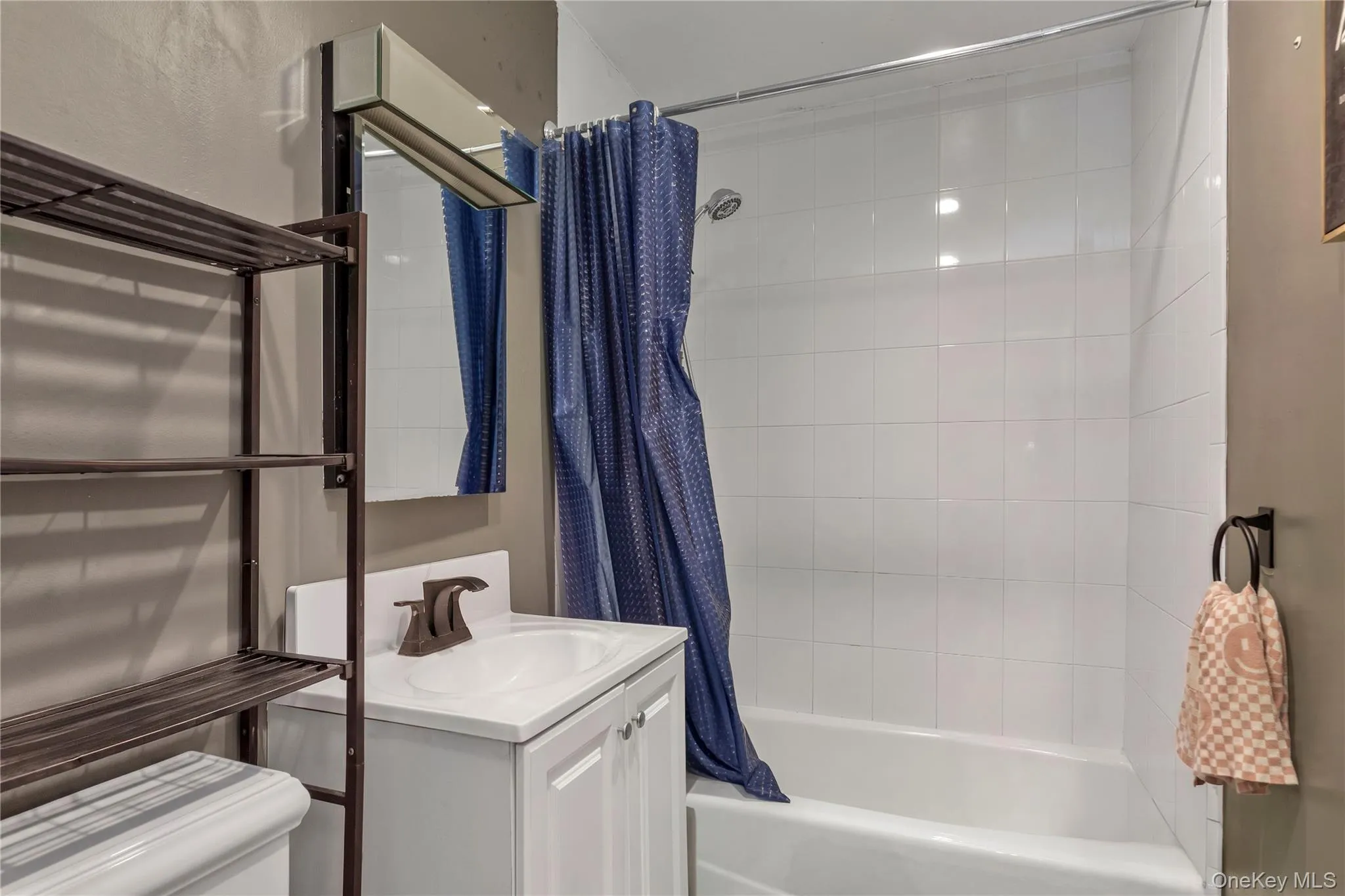 216-16 17th Avenue, New York, NY, 3 Bedrooms Bedrooms, 6 Rooms Rooms,2 BathroomsBathrooms,Residential,For Rent,17th,0,1001833 216-16 17th Avenue, New York, NY, 3 Bedrooms Bedrooms, 6 Rooms Rooms,2 BathroomsBathrooms,Residential,For Rent,17th,0,1001833