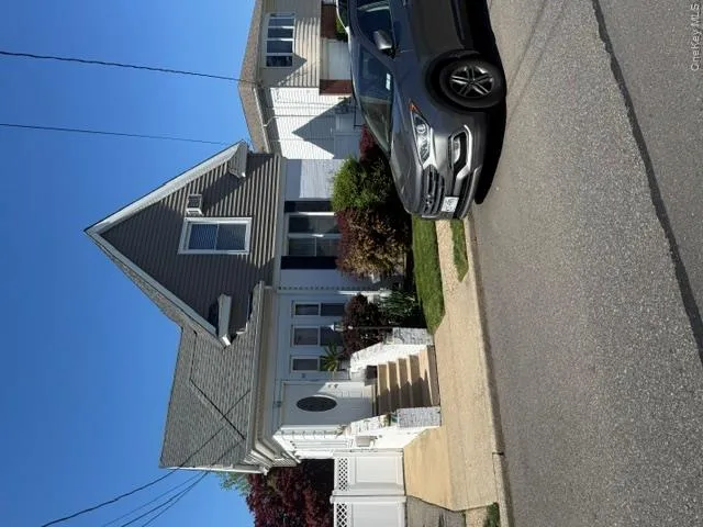 38 Grant Avenue, Oyster Bay, NY, 2 Bedrooms Bedrooms, 4 Rooms Rooms,1 BathroomBathrooms,Residential Lease,For Rent,Grant,0,1001837 38 Grant Avenue, Oyster Bay, NY, 2 Bedrooms Bedrooms, 4 Rooms Rooms,1 BathroomBathrooms,Residential Lease,For Rent,Grant,0,1001837