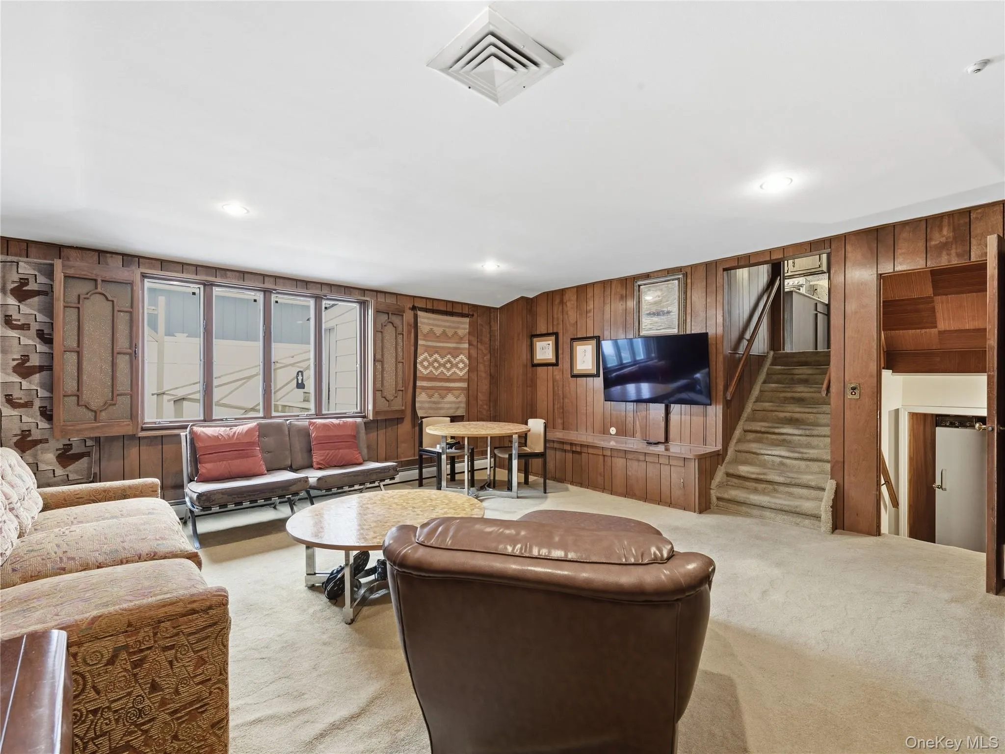 70 Polo Road, Oyster Bay, NY, 3 Bedrooms Bedrooms, 8 Rooms Rooms,2 BathroomsBathrooms,Residential,For Rent,Polo,0,1001839 70 Polo Road, Oyster Bay, NY, 3 Bedrooms Bedrooms, 8 Rooms Rooms,2 BathroomsBathrooms,Residential,For Rent,Polo,0,1001839