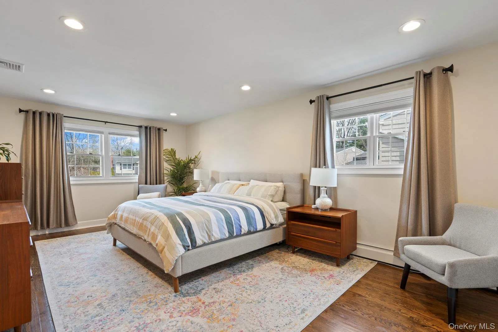 15 Lawrence Court, Oyster Bay, NY, 4 Bedrooms Bedrooms, 8 Rooms Rooms,2 BathroomsBathrooms,Residential Lease,For Rent,Lawrence,0,1001841 15 Lawrence Court, Oyster Bay, NY, 4 Bedrooms Bedrooms, 8 Rooms Rooms,2 BathroomsBathrooms,Residential Lease,For Rent,Lawrence,0,1001841