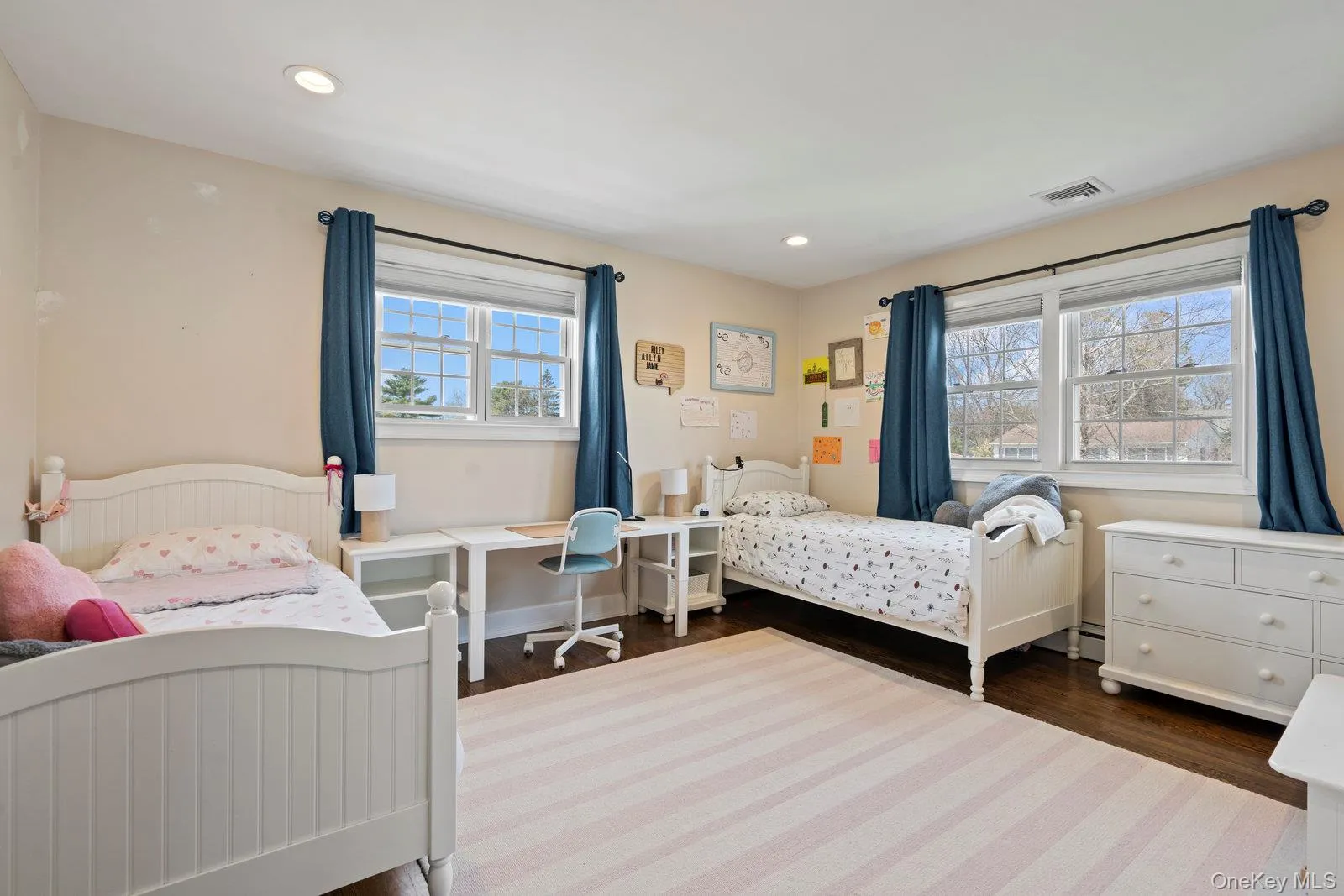 15 Lawrence Court, Oyster Bay, NY, 4 Bedrooms Bedrooms, 8 Rooms Rooms,2 BathroomsBathrooms,Residential Lease,For Rent,Lawrence,0,1001841 15 Lawrence Court, Oyster Bay, NY, 4 Bedrooms Bedrooms, 8 Rooms Rooms,2 BathroomsBathrooms,Residential Lease,For Rent,Lawrence,0,1001841