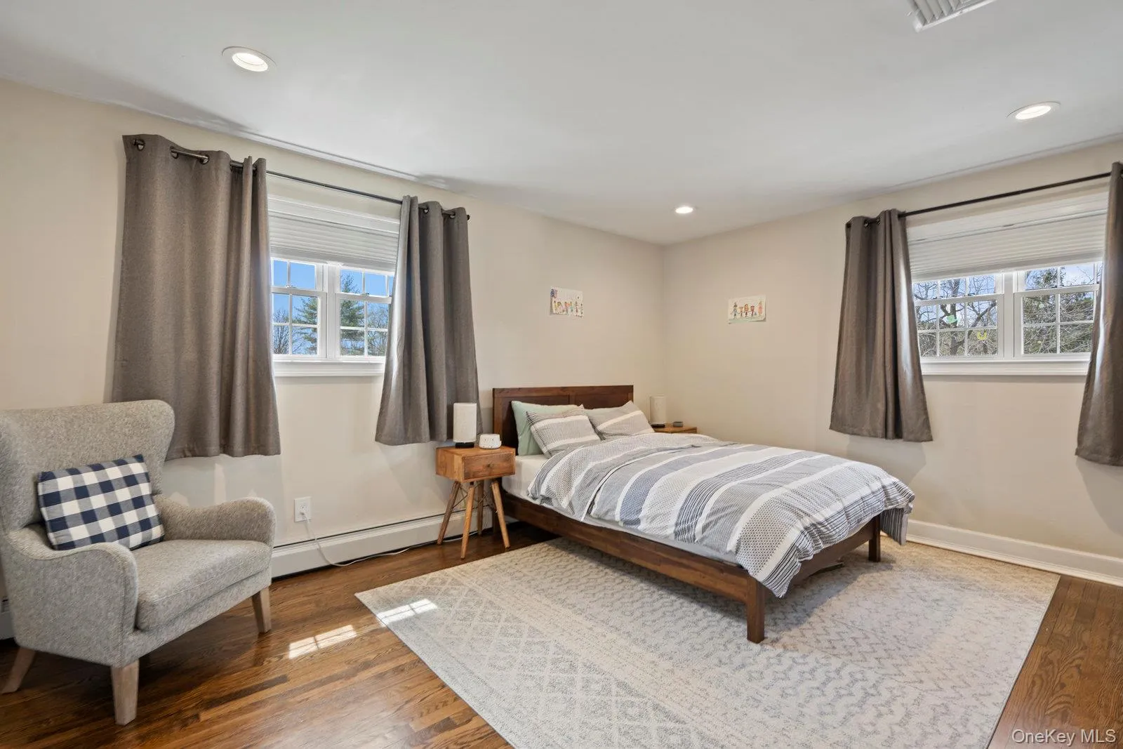 15 Lawrence Court, Oyster Bay, NY, 4 Bedrooms Bedrooms, 8 Rooms Rooms,2 BathroomsBathrooms,Residential Lease,For Rent,Lawrence,0,1001841 15 Lawrence Court, Oyster Bay, NY, 4 Bedrooms Bedrooms, 8 Rooms Rooms,2 BathroomsBathrooms,Residential Lease,For Rent,Lawrence,0,1001841