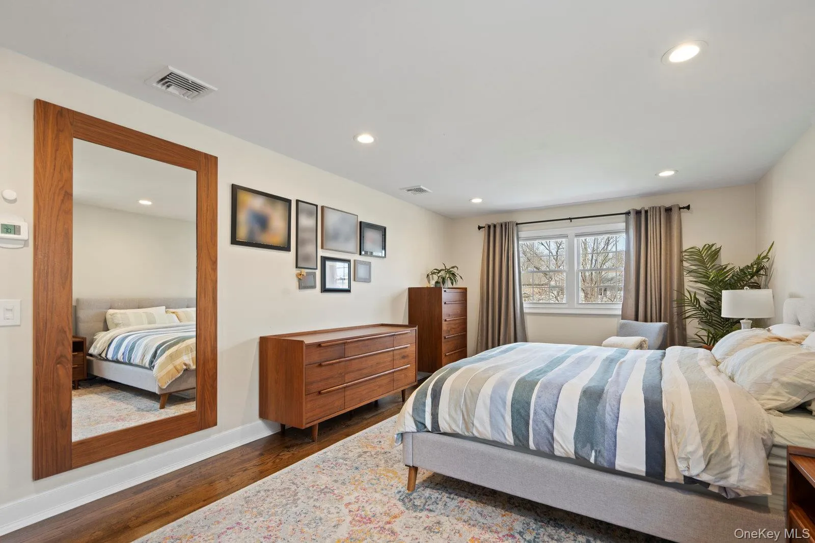 15 Lawrence Court, Oyster Bay, NY, 4 Bedrooms Bedrooms, 8 Rooms Rooms,2 BathroomsBathrooms,Residential Lease,For Rent,Lawrence,0,1001841 15 Lawrence Court, Oyster Bay, NY, 4 Bedrooms Bedrooms, 8 Rooms Rooms,2 BathroomsBathrooms,Residential Lease,For Rent,Lawrence,0,1001841