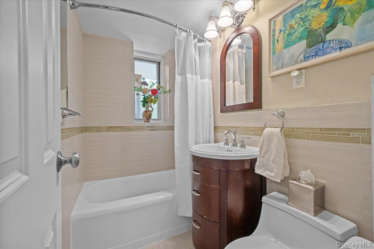 750 Kappock Street, New York, NY, 2 Bedrooms Bedrooms, 4 Rooms Rooms,2 BathroomsBathrooms,Residential,For Rent,Kappock,0,1001842 750 Kappock Street, New York, NY, 2 Bedrooms Bedrooms, 4 Rooms Rooms,2 BathroomsBathrooms,Residential,For Rent,Kappock,0,1001842