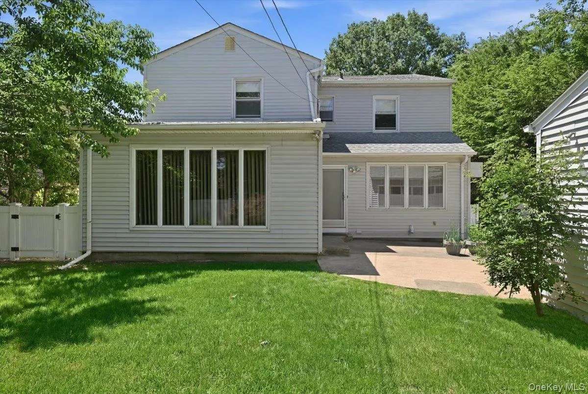 219 KIlburn Road, Hempstead, NY, 4 Bedrooms Bedrooms, 8 Rooms Rooms,2 BathroomsBathrooms,Residential,For Rent,KIlburn,0,1001849 219 KIlburn Road, Hempstead, NY, 4 Bedrooms Bedrooms, 8 Rooms Rooms,2 BathroomsBathrooms,Residential,For Rent,KIlburn,0,1001849