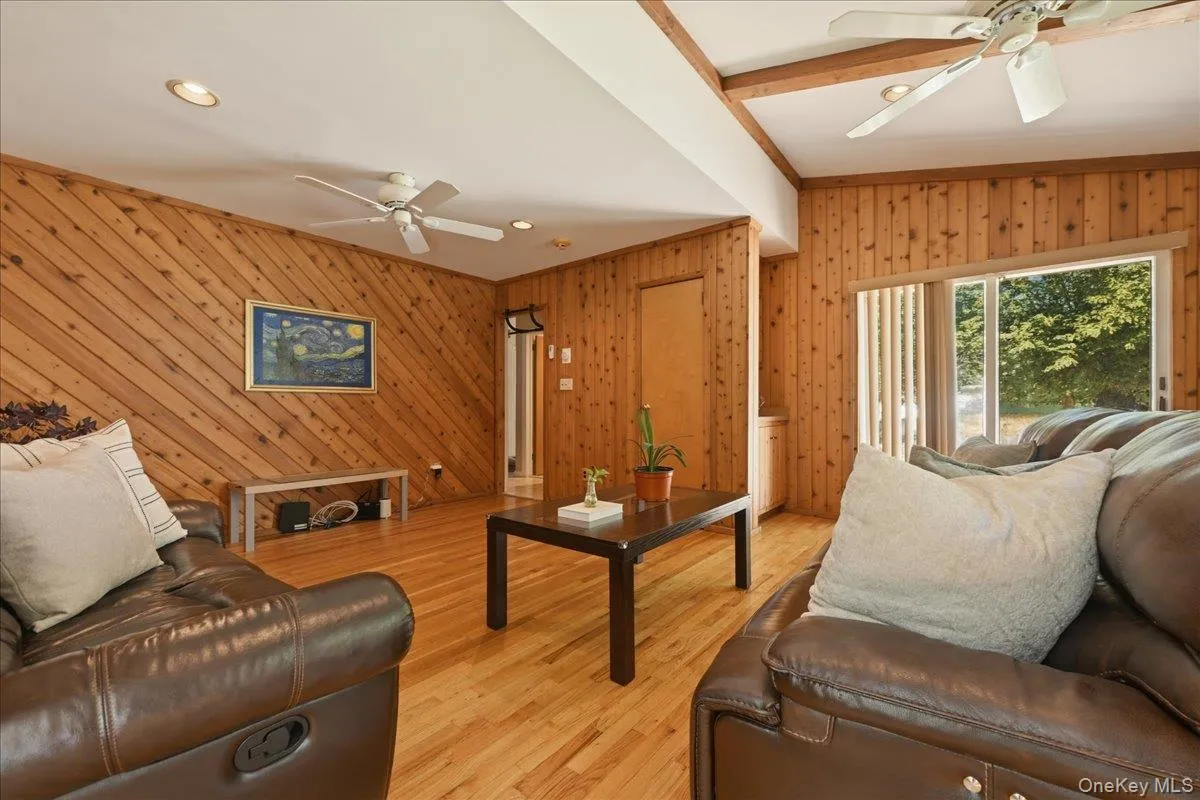 219 KIlburn Road, Hempstead, NY, 4 Bedrooms Bedrooms, 8 Rooms Rooms,2 BathroomsBathrooms,Residential,For Rent,KIlburn,0,1001849 219 KIlburn Road, Hempstead, NY, 4 Bedrooms Bedrooms, 8 Rooms Rooms,2 BathroomsBathrooms,Residential,For Rent,KIlburn,0,1001849