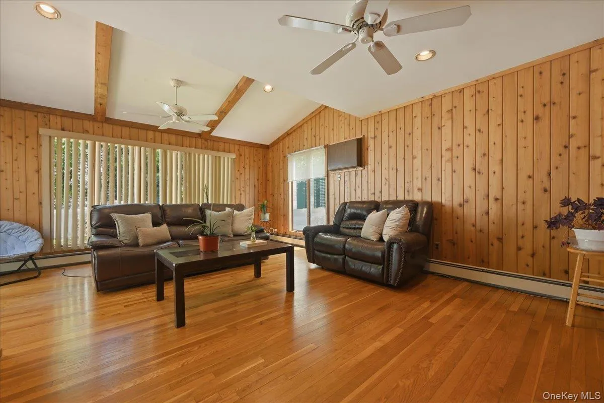 219 KIlburn Road, Hempstead, NY, 4 Bedrooms Bedrooms, 8 Rooms Rooms,2 BathroomsBathrooms,Residential,For Rent,KIlburn,0,1001849 219 KIlburn Road, Hempstead, NY, 4 Bedrooms Bedrooms, 8 Rooms Rooms,2 BathroomsBathrooms,Residential,For Rent,KIlburn,0,1001849