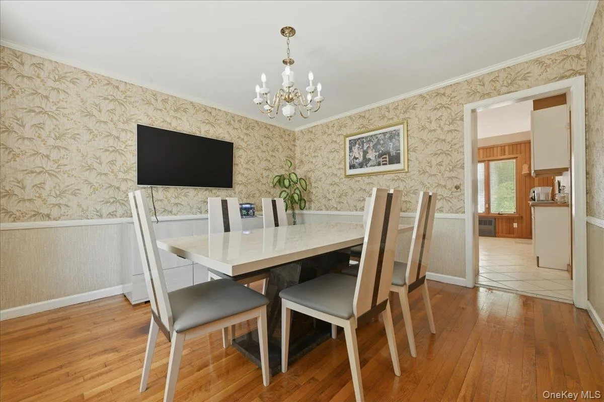 219 KIlburn Road, Hempstead, NY, 4 Bedrooms Bedrooms, 8 Rooms Rooms,2 BathroomsBathrooms,Residential,For Rent,KIlburn,0,1001849 219 KIlburn Road, Hempstead, NY, 4 Bedrooms Bedrooms, 8 Rooms Rooms,2 BathroomsBathrooms,Residential,For Rent,KIlburn,0,1001849