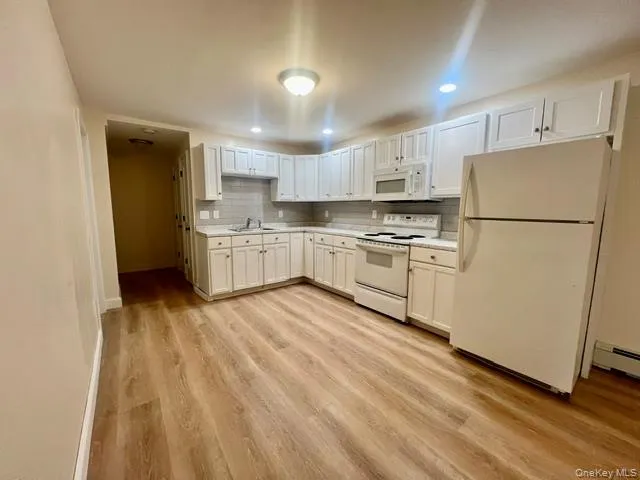 Eat in Kitchen Eat in Kitchen