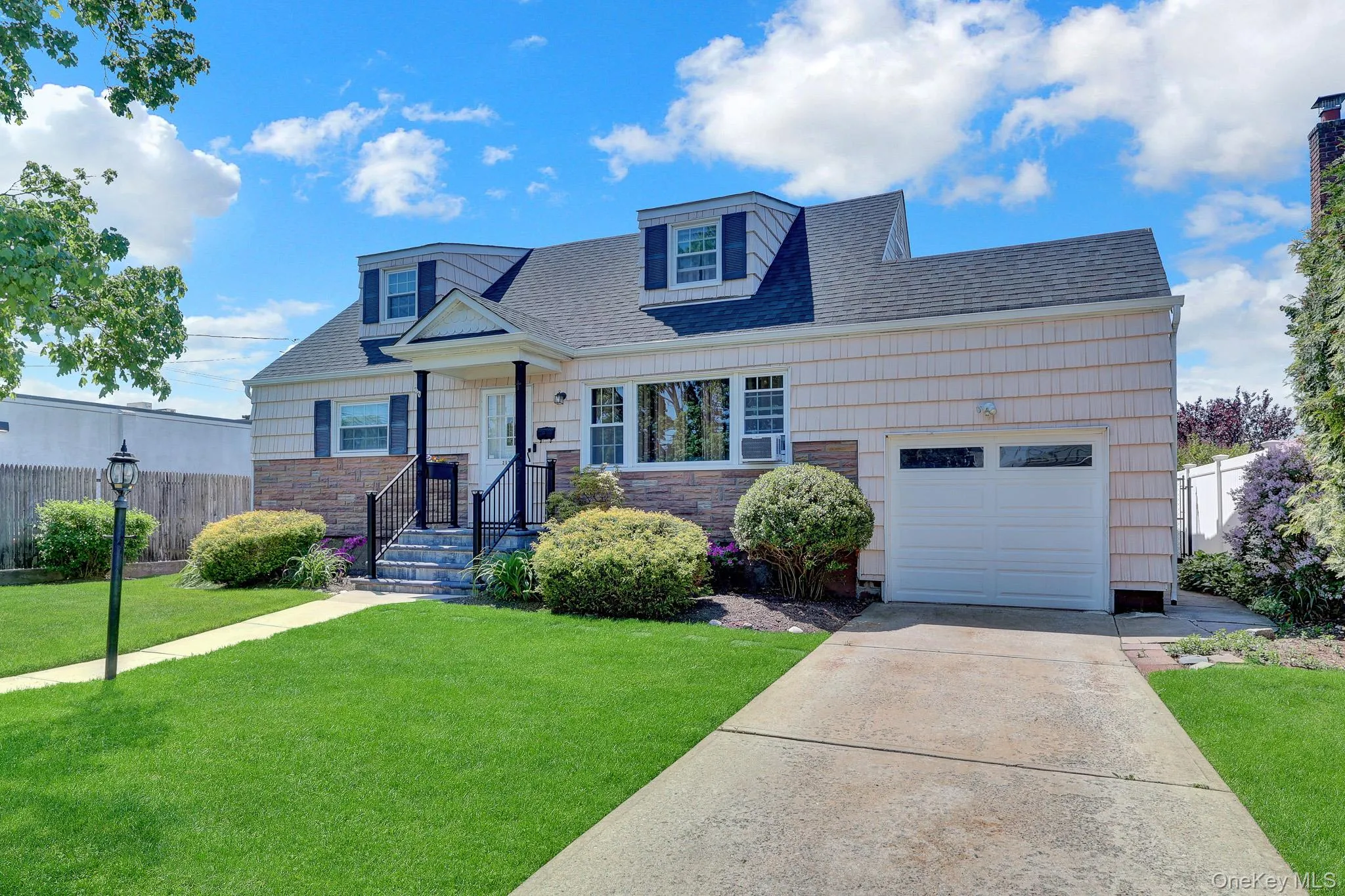202 Kings Avenue, Oyster Bay, NY, 4 Bedrooms Bedrooms, 7 Rooms Rooms,2 BathroomsBathrooms,Residential,For Rent,Kings,0,1001855 202 Kings Avenue, Oyster Bay, NY, 4 Bedrooms Bedrooms, 7 Rooms Rooms,2 BathroomsBathrooms,Residential,For Rent,Kings,0,1001855