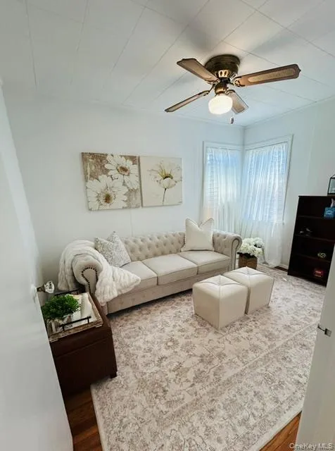 202 Kings Avenue, Oyster Bay, NY, 4 Bedrooms Bedrooms, 7 Rooms Rooms,2 BathroomsBathrooms,Residential,For Rent,Kings,0,1001855 202 Kings Avenue, Oyster Bay, NY, 4 Bedrooms Bedrooms, 7 Rooms Rooms,2 BathroomsBathrooms,Residential,For Rent,Kings,0,1001855