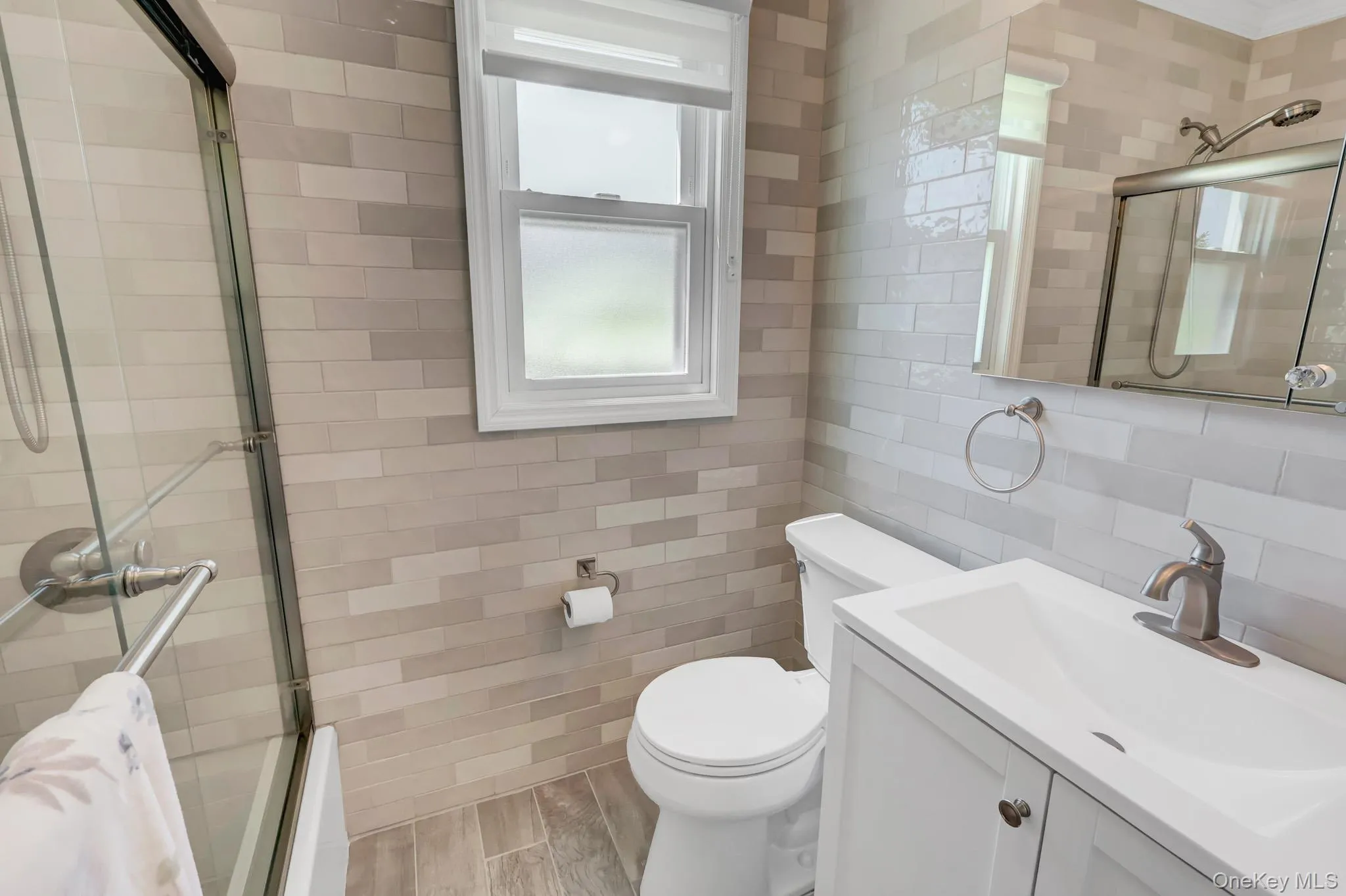 202 Kings Avenue, Oyster Bay, NY, 4 Bedrooms Bedrooms, 7 Rooms Rooms,2 BathroomsBathrooms,Residential,For Rent,Kings,0,1001855 202 Kings Avenue, Oyster Bay, NY, 4 Bedrooms Bedrooms, 7 Rooms Rooms,2 BathroomsBathrooms,Residential,For Rent,Kings,0,1001855