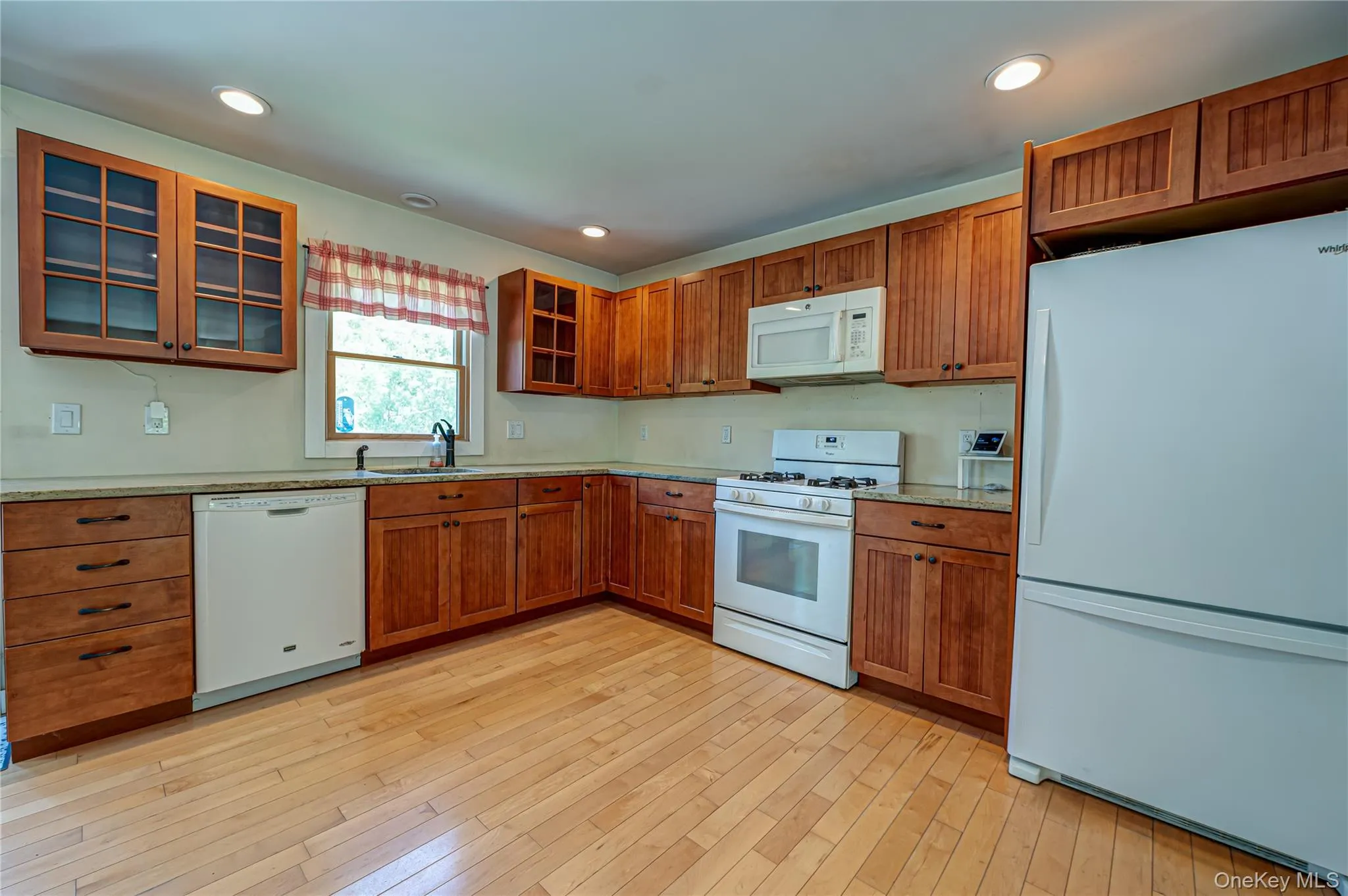 37 Crescent Bow, Brookhaven, NY, 3 Bedrooms Bedrooms, 6 Rooms Rooms,2 BathroomsBathrooms,Residential,For Rent,Crescent Bow,0,1001861 37 Crescent Bow, Brookhaven, NY, 3 Bedrooms Bedrooms, 6 Rooms Rooms,2 BathroomsBathrooms,Residential,For Rent,Crescent Bow,0,1001861