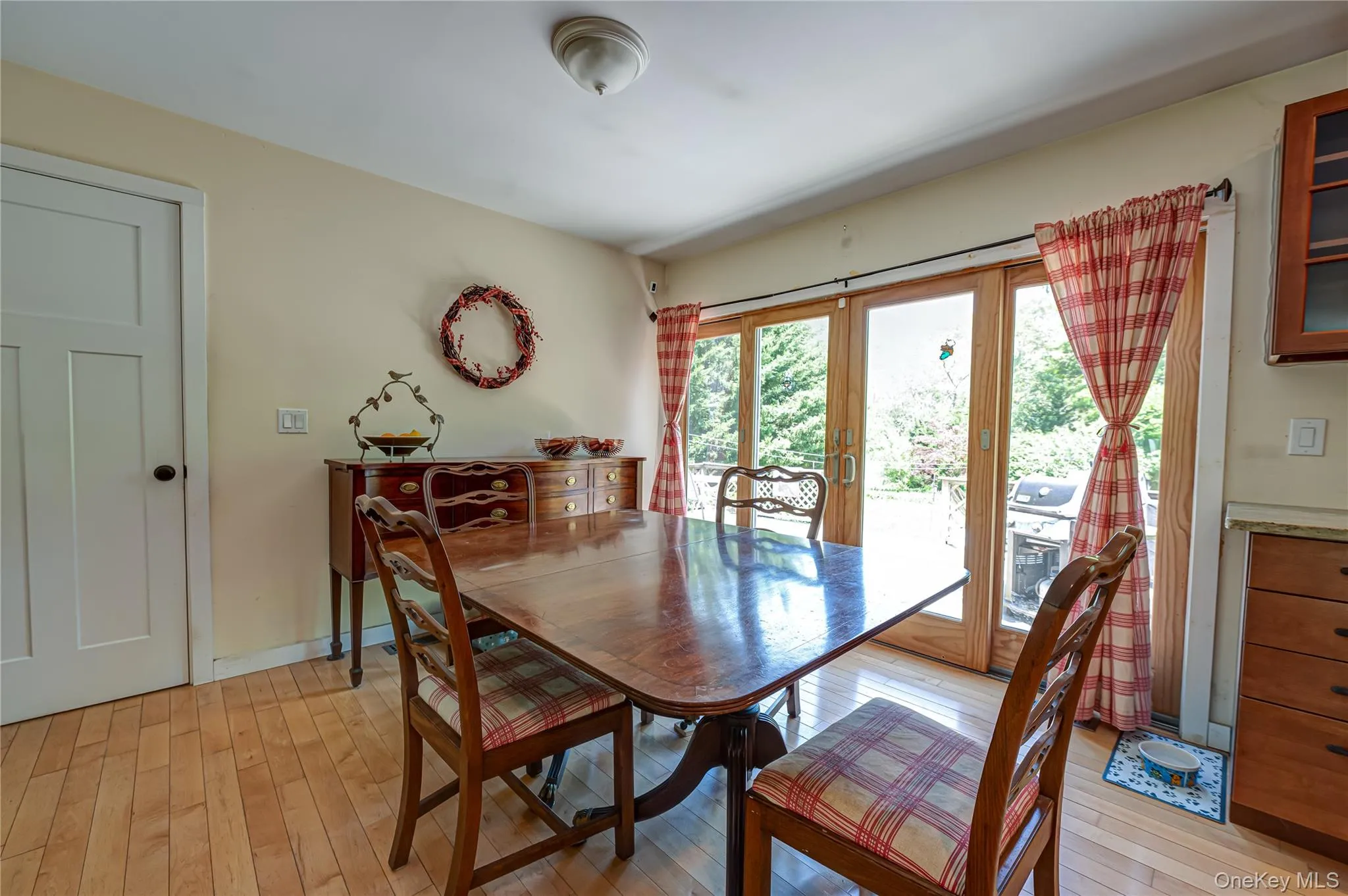 37 Crescent Bow, Brookhaven, NY, 3 Bedrooms Bedrooms, 6 Rooms Rooms,2 BathroomsBathrooms,Residential,For Rent,Crescent Bow,0,1001861 37 Crescent Bow, Brookhaven, NY, 3 Bedrooms Bedrooms, 6 Rooms Rooms,2 BathroomsBathrooms,Residential,For Rent,Crescent Bow,0,1001861