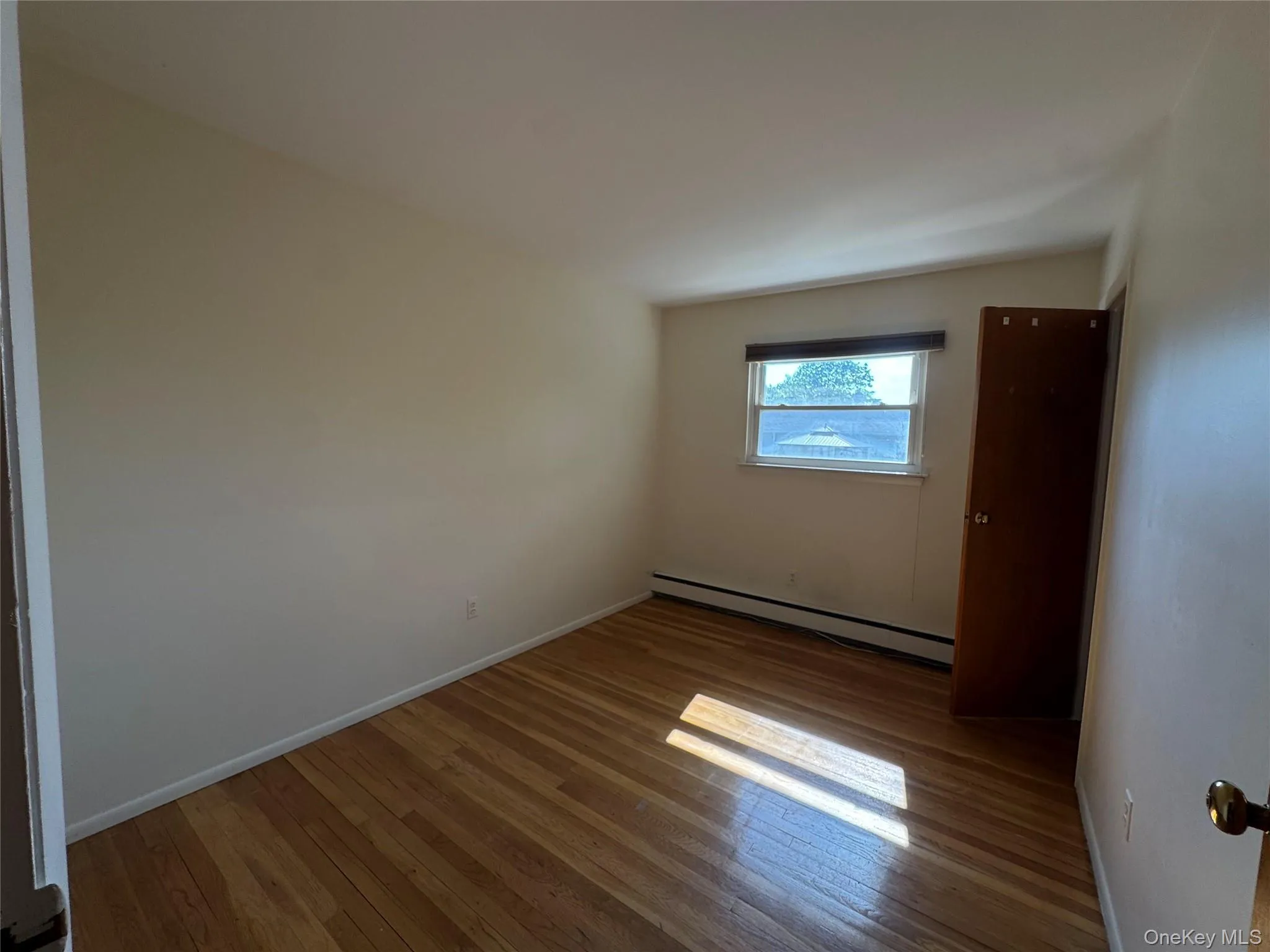 29 Hendrick Avenue, Glen Cove, NY, 3 Bedrooms Bedrooms, 6 Rooms Rooms,1 BathroomBathrooms,Residential Lease,For Rent,Hendrick,0,1001862 29 Hendrick Avenue, Glen Cove, NY, 3 Bedrooms Bedrooms, 6 Rooms Rooms,1 BathroomBathrooms,Residential Lease,For Rent,Hendrick,0,1001862