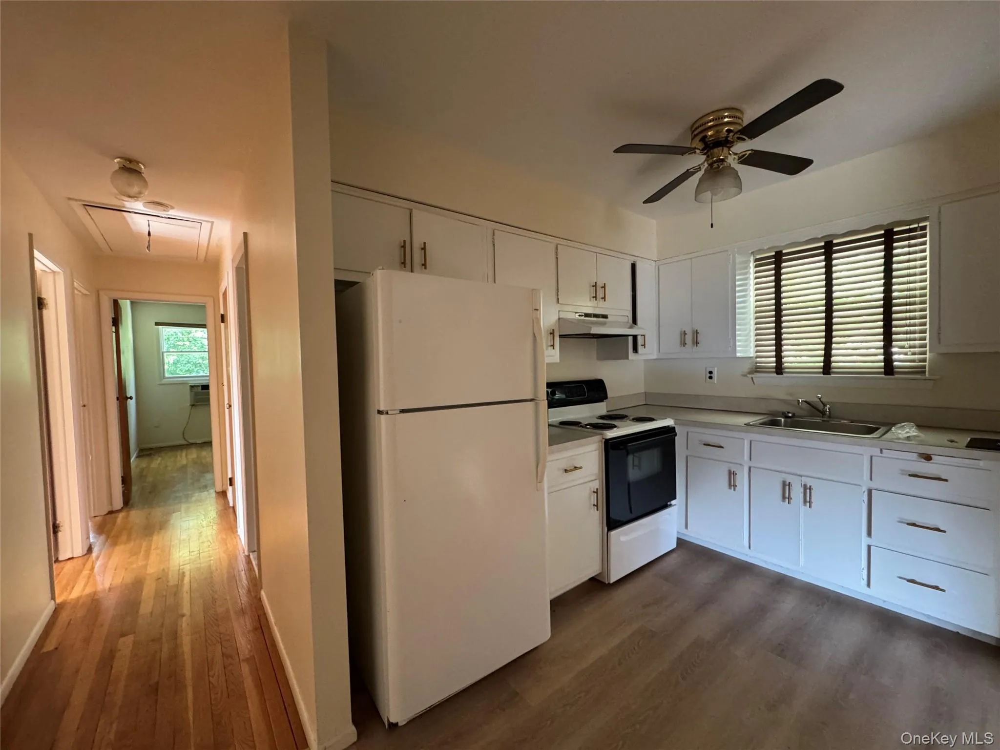 29 Hendrick Avenue, Glen Cove, NY, 3 Bedrooms Bedrooms, 6 Rooms Rooms,1 BathroomBathrooms,Residential Lease,For Rent,Hendrick,0,1001862 29 Hendrick Avenue, Glen Cove, NY, 3 Bedrooms Bedrooms, 6 Rooms Rooms,1 BathroomBathrooms,Residential Lease,For Rent,Hendrick,0,1001862
