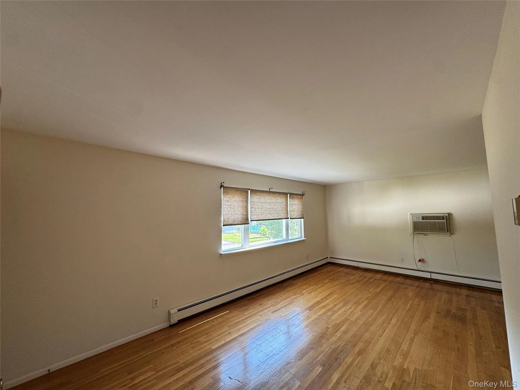 29 Hendrick Avenue, Glen Cove, NY, 3 Bedrooms Bedrooms, 6 Rooms Rooms,1 BathroomBathrooms,Residential Lease,For Rent,Hendrick,0,1001862 29 Hendrick Avenue, Glen Cove, NY, 3 Bedrooms Bedrooms, 6 Rooms Rooms,1 BathroomBathrooms,Residential Lease,For Rent,Hendrick,0,1001862