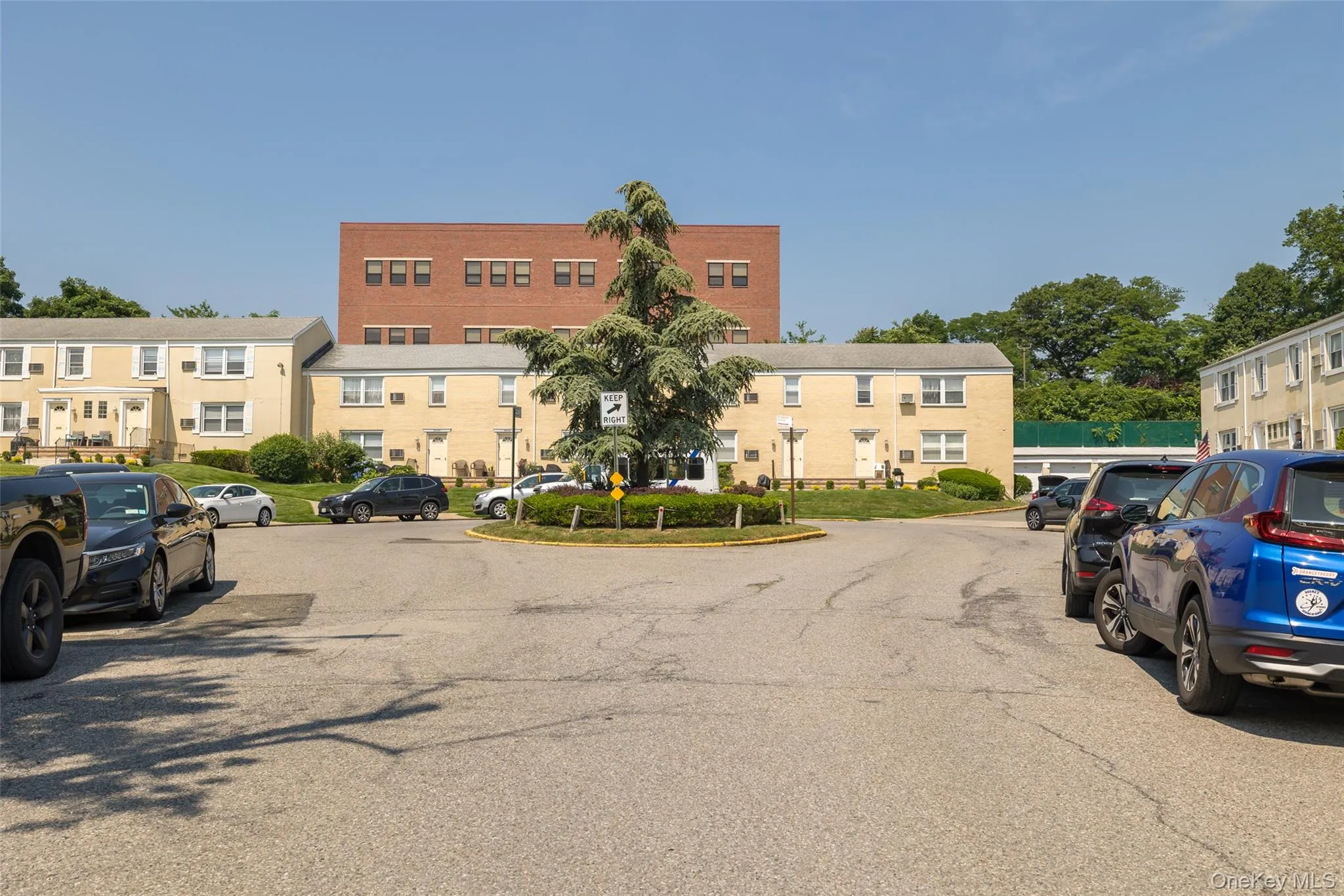 251-38 71st Avenue, New York, NY, 1 Bedroom Bedrooms, 4 Rooms Rooms,1 BathroomBathrooms,Residential,For Rent,71st,0,1001865 251-38 71st Avenue, New York, NY, 1 Bedroom Bedrooms, 4 Rooms Rooms,1 BathroomBathrooms,Residential,For Rent,71st,0,1001865