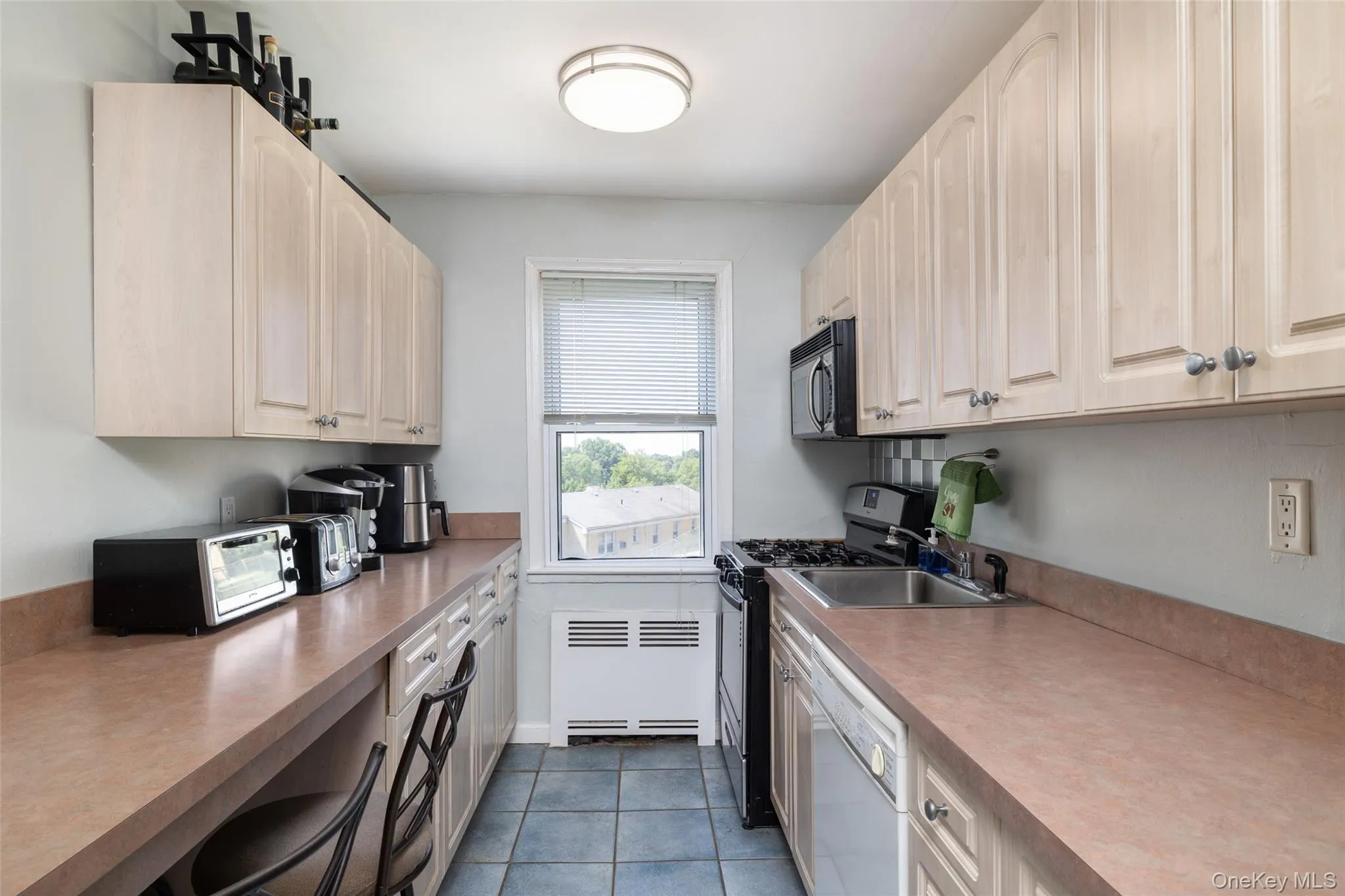251-38 71st Avenue, New York, NY, 1 Bedroom Bedrooms, 4 Rooms Rooms,1 BathroomBathrooms,Residential,For Rent,71st,0,1001865 251-38 71st Avenue, New York, NY, 1 Bedroom Bedrooms, 4 Rooms Rooms,1 BathroomBathrooms,Residential,For Rent,71st,0,1001865