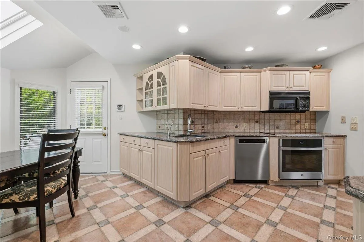 23 Maytime Court, Oyster Bay, NY, 4 Bedrooms Bedrooms, 8 Rooms Rooms,3 BathroomsBathrooms,Residential,For Rent,Maytime,0,1001874 23 Maytime Court, Oyster Bay, NY, 4 Bedrooms Bedrooms, 8 Rooms Rooms,3 BathroomsBathrooms,Residential,For Rent,Maytime,0,1001874