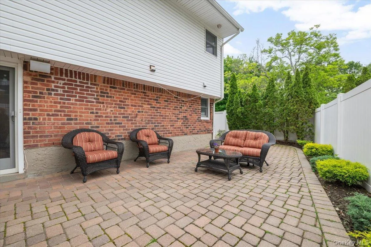 23 Maytime Court, Oyster Bay, NY, 4 Bedrooms Bedrooms, 8 Rooms Rooms,3 BathroomsBathrooms,Residential,For Rent,Maytime,0,1001874 23 Maytime Court, Oyster Bay, NY, 4 Bedrooms Bedrooms, 8 Rooms Rooms,3 BathroomsBathrooms,Residential,For Rent,Maytime,0,1001874