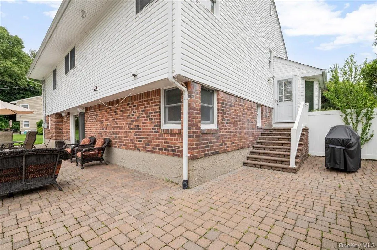 23 Maytime Court, Oyster Bay, NY, 4 Bedrooms Bedrooms, 8 Rooms Rooms,3 BathroomsBathrooms,Residential,For Rent,Maytime,0,1001874 23 Maytime Court, Oyster Bay, NY, 4 Bedrooms Bedrooms, 8 Rooms Rooms,3 BathroomsBathrooms,Residential,For Rent,Maytime,0,1001874