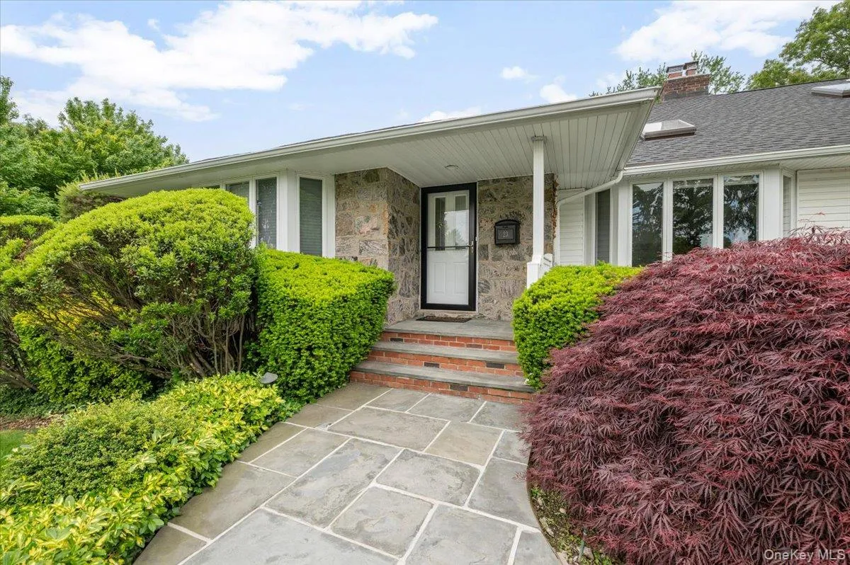 23 Maytime Court, Oyster Bay, NY, 4 Bedrooms Bedrooms, 8 Rooms Rooms,3 BathroomsBathrooms,Residential,For Rent,Maytime,0,1001874 23 Maytime Court, Oyster Bay, NY, 4 Bedrooms Bedrooms, 8 Rooms Rooms,3 BathroomsBathrooms,Residential,For Rent,Maytime,0,1001874