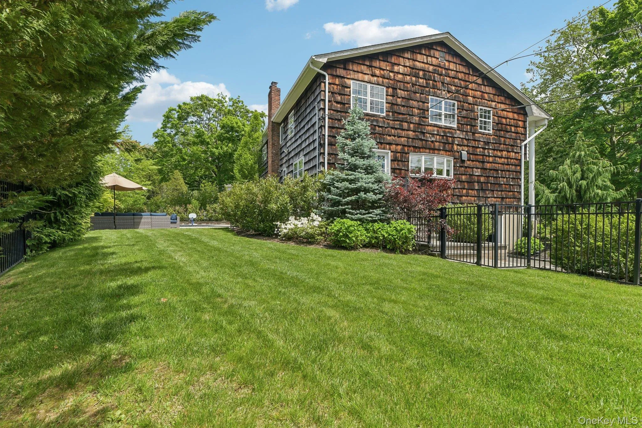 1 Lakeville Court, North Hempstead, NY, 5 Bedrooms Bedrooms, 11 Rooms Rooms,3 BathroomsBathrooms,Residential,For Rent,Lakeville,0,1001877 1 Lakeville Court, North Hempstead, NY, 5 Bedrooms Bedrooms, 11 Rooms Rooms,3 BathroomsBathrooms,Residential,For Rent,Lakeville,0,1001877