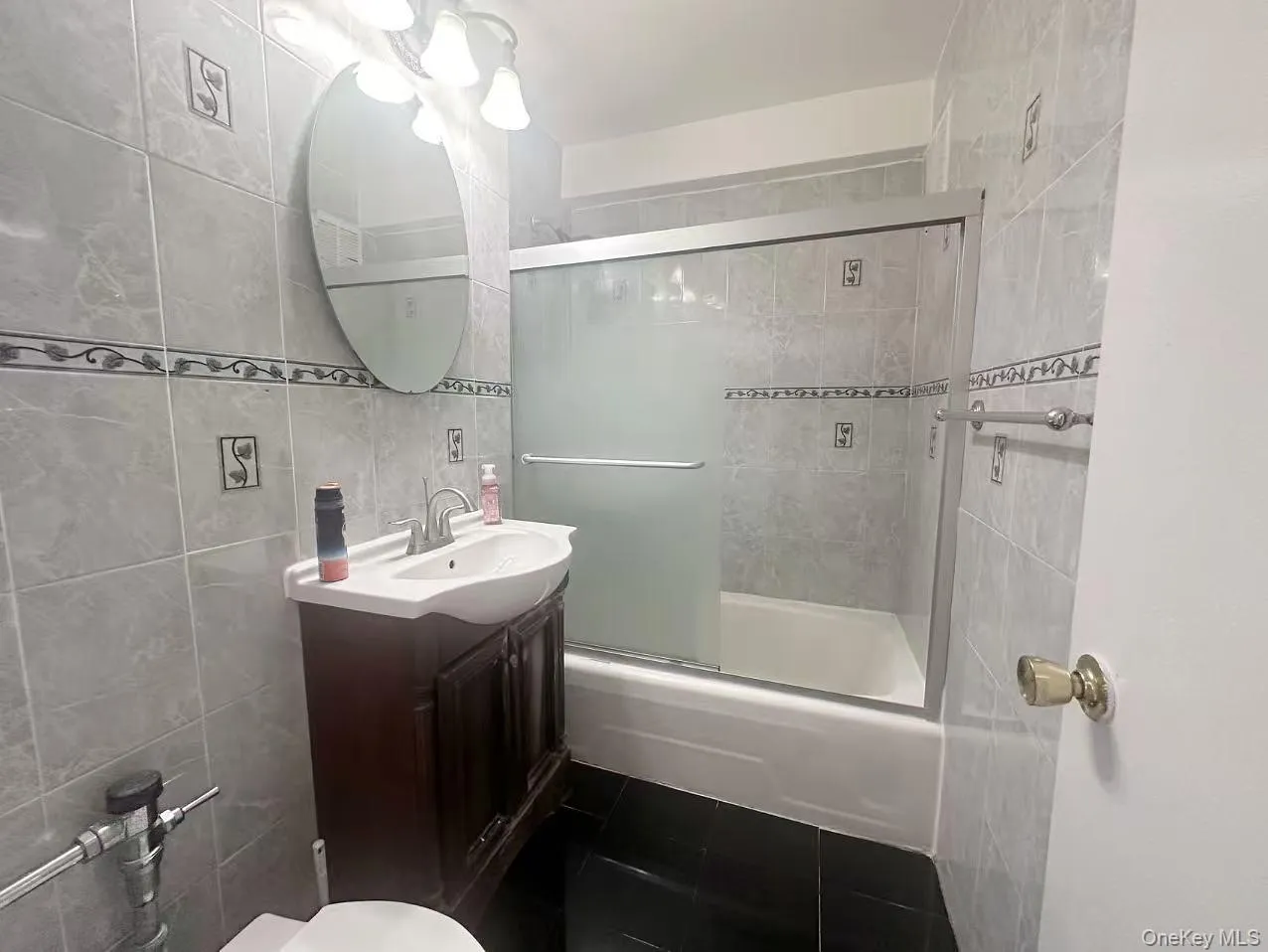 8616 60th Avenue, New York, NY, 1 Bedroom Bedrooms, 4 Rooms Rooms,1 BathroomBathrooms,Residential Sale,For Rent,60th,0,1001879 8616 60th Avenue, New York, NY, 1 Bedroom Bedrooms, 4 Rooms Rooms,1 BathroomBathrooms,Residential Sale,For Rent,60th,0,1001879